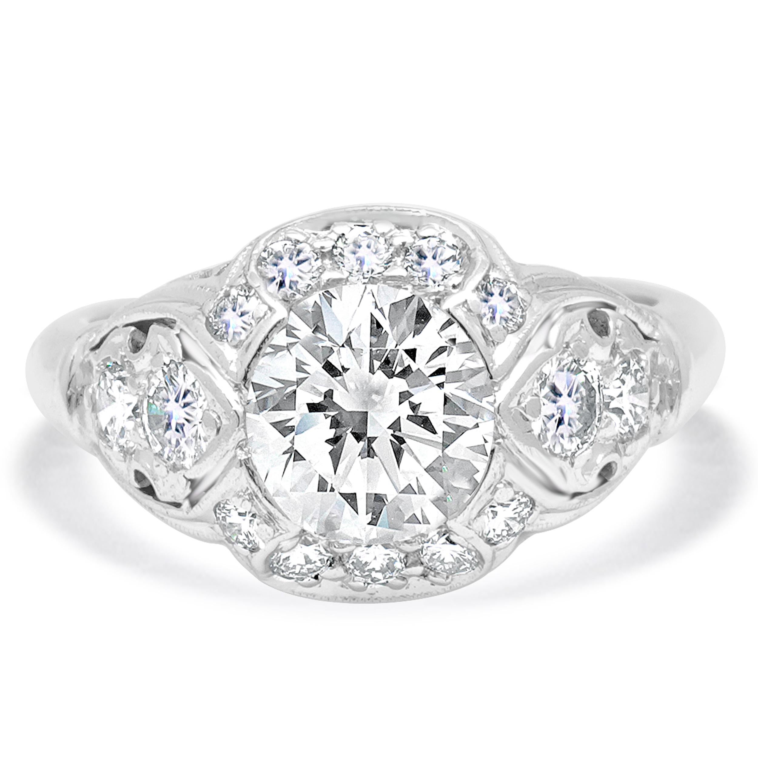 Filigraner Diamantring aus Platin im Angebot