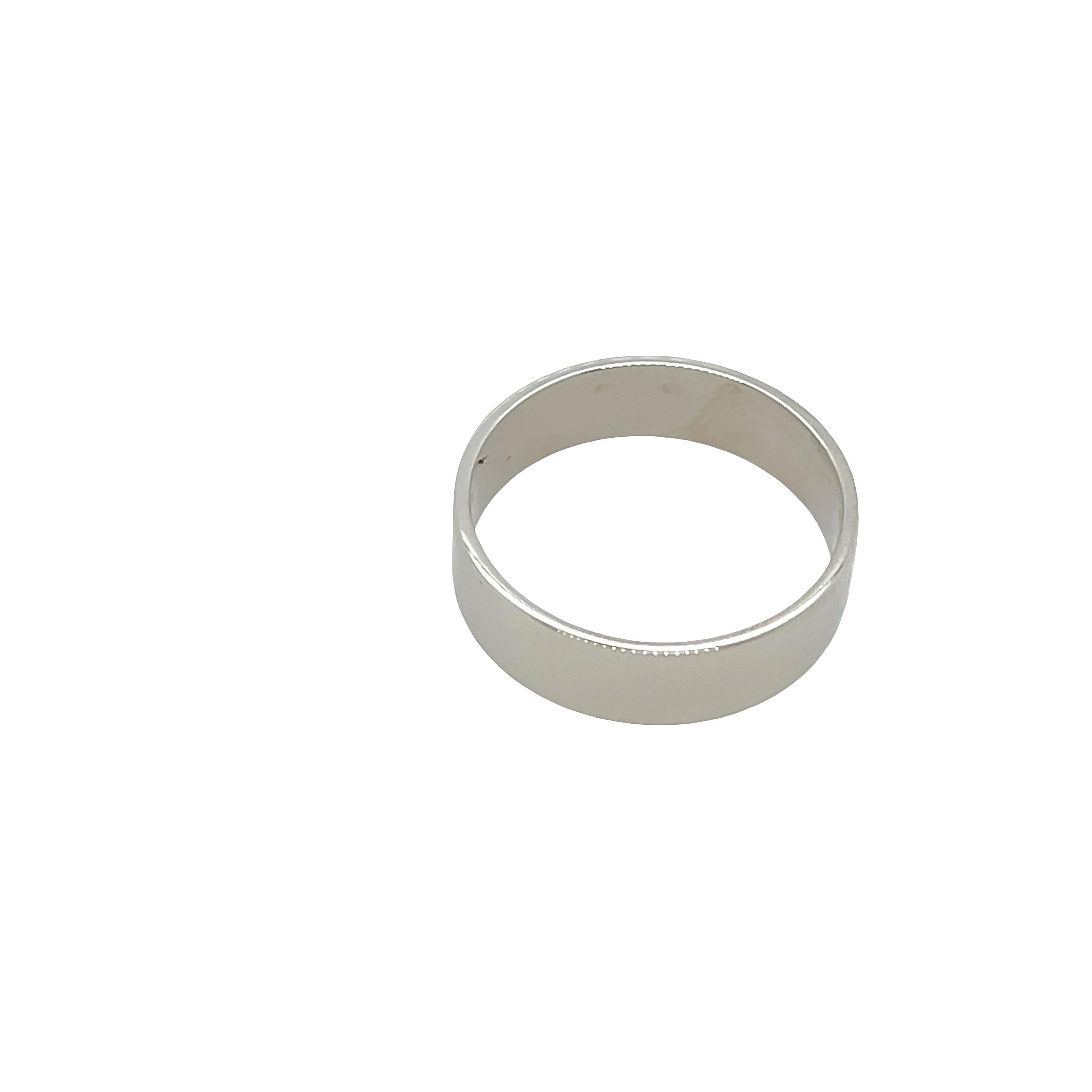 Fascia nuziale in platino a forma di corte piatta da 6 mm In condizioni ottime in vendita a London, GB