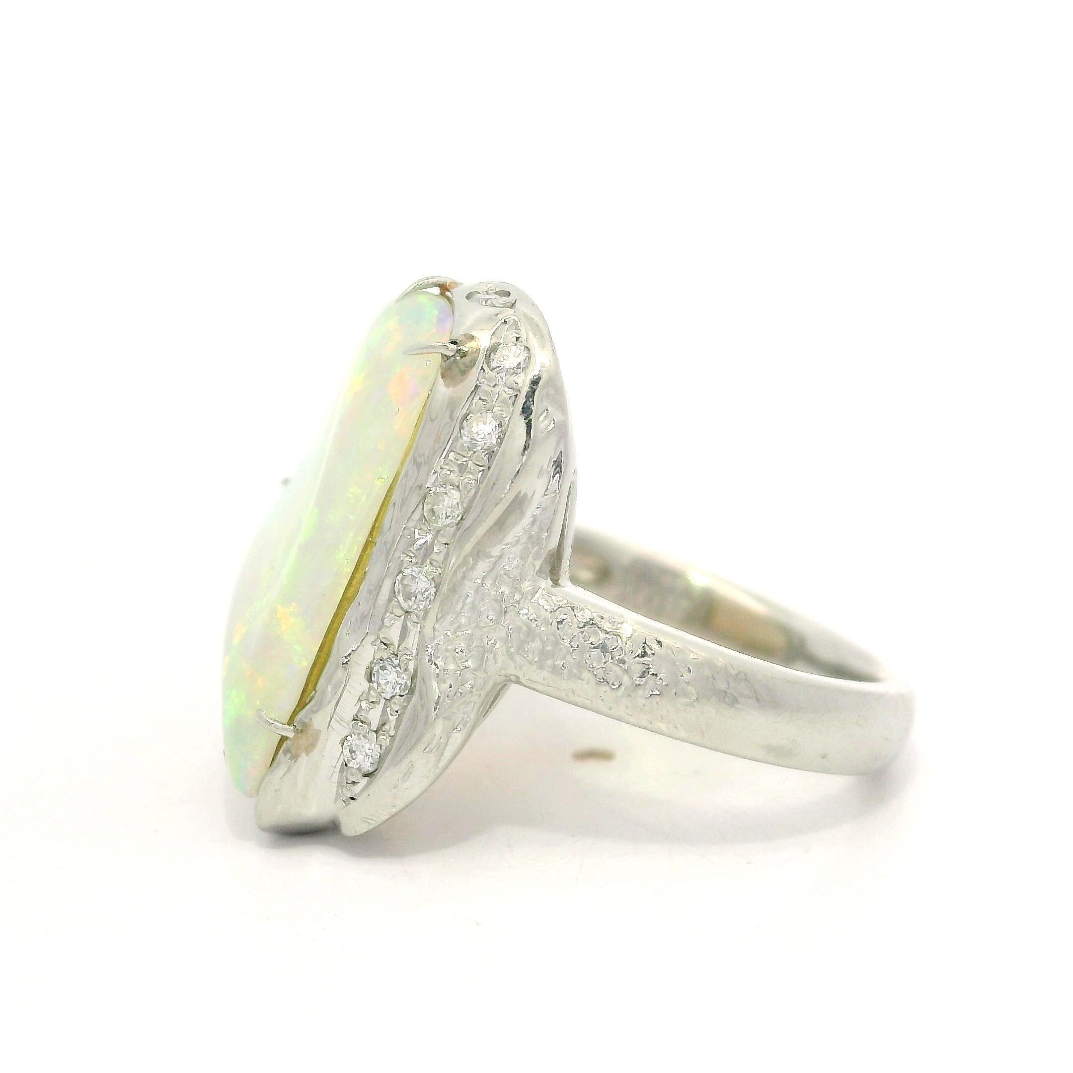 Anello in platino a forma libera con opale di fuoco lucida e diamanti in stile pepita in vendita 8