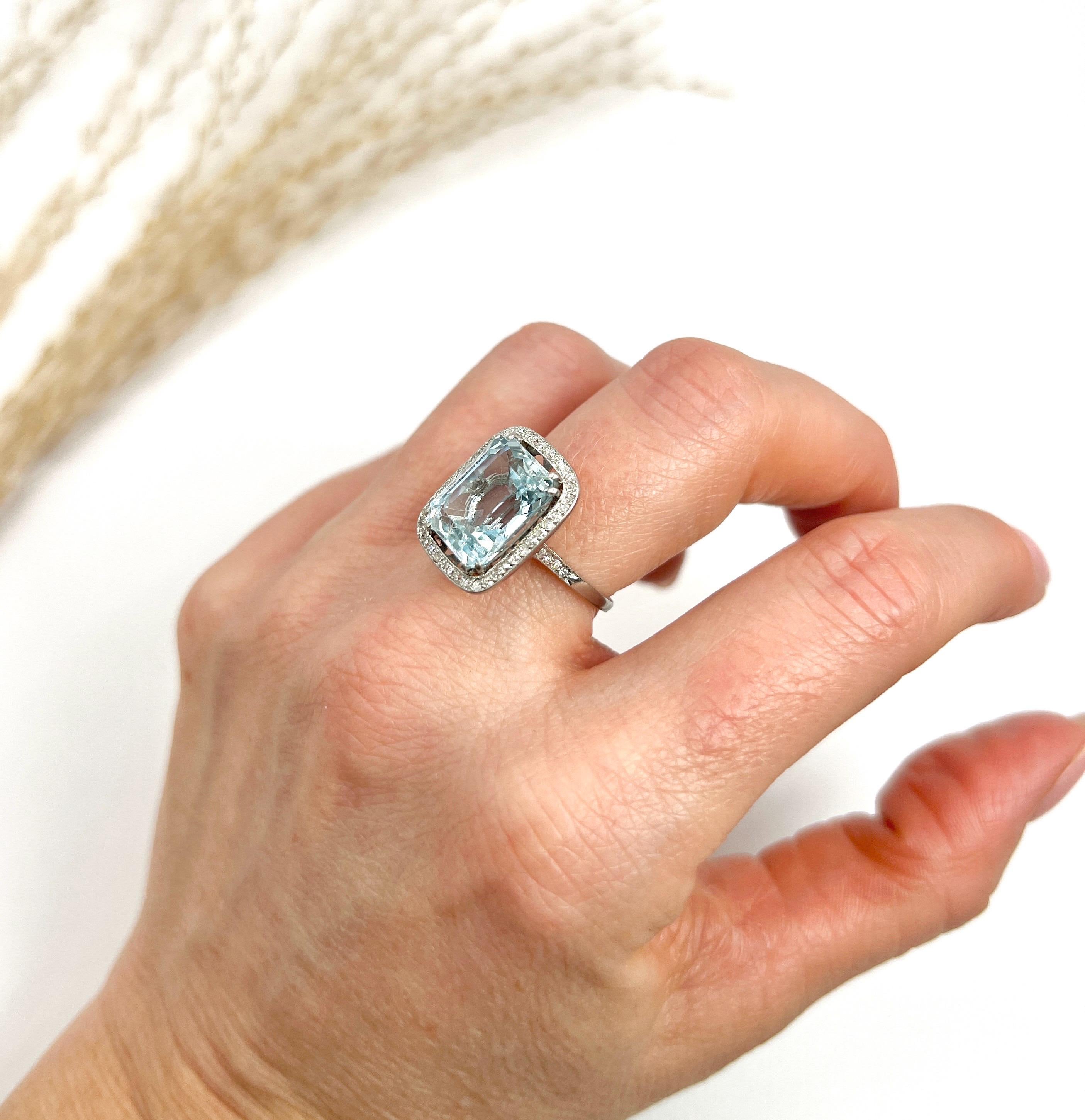 Platinum French, 1940s Emerald Cut Aquamarine & Diamond Halo Ring For Sale 2