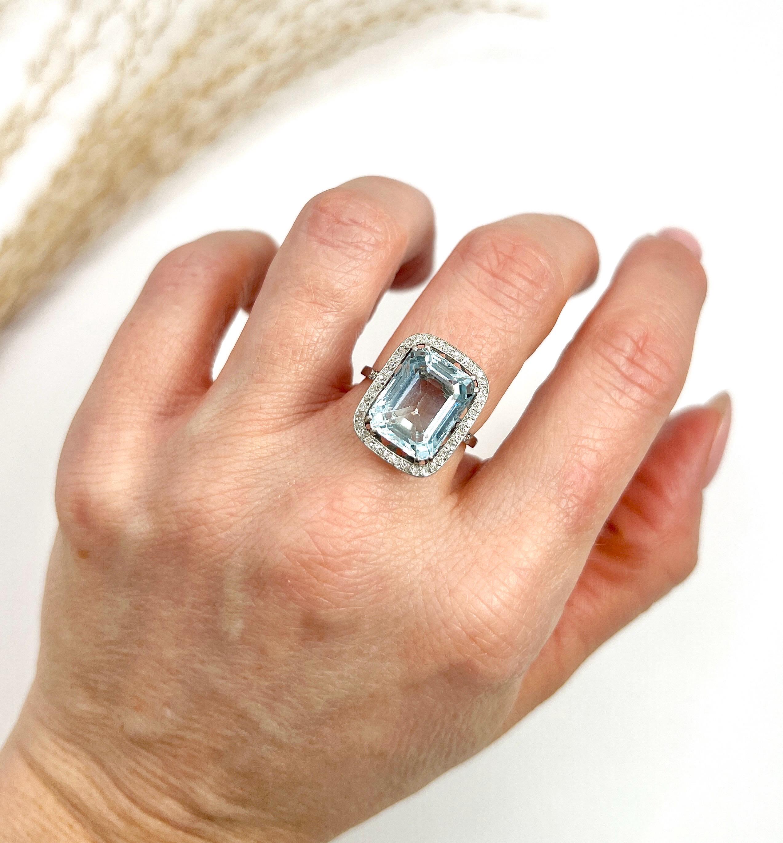 Platinum French, 1940s Emerald Cut Aquamarine & Diamond Halo Ring For Sale 3