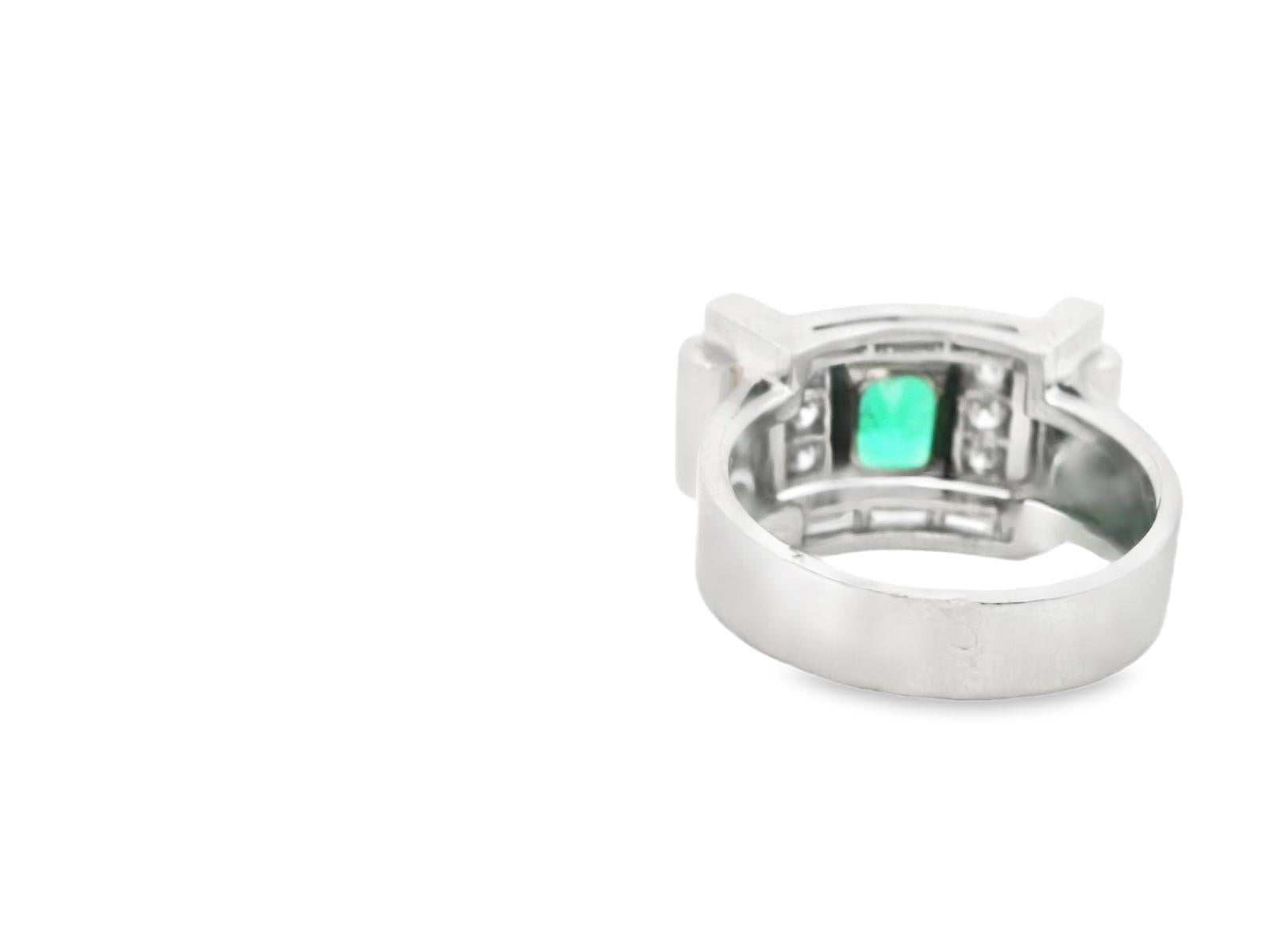 Platinum French 1940s Emerald Diamond  Ring  - 12.3GRAM -D1.17cts -E0.76cts In Good Condition In New York, NY