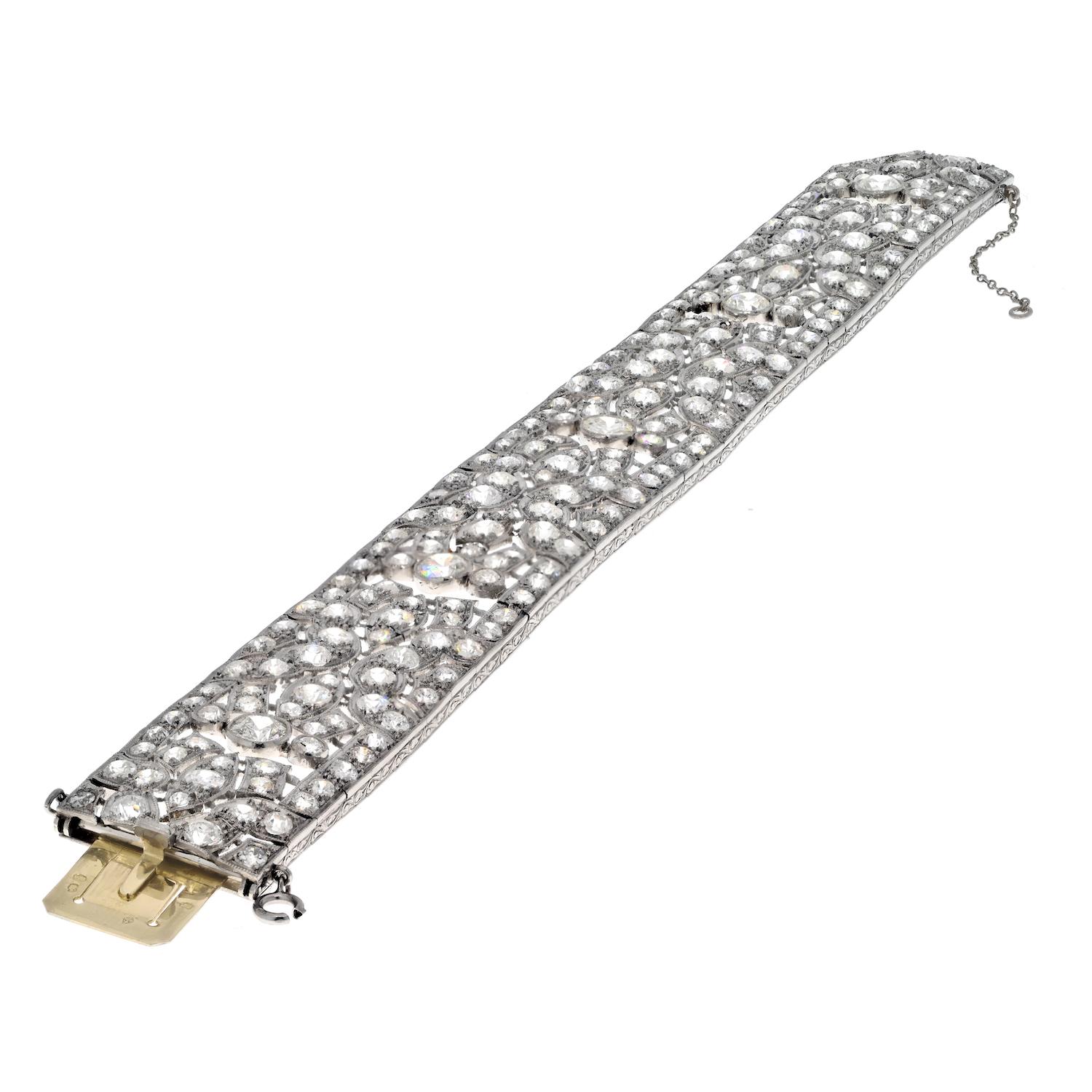 Platinum French Deco Old Cut Diamond 30.00cttw Vintage Bracelet In Excellent Condition For Sale In New York, NY