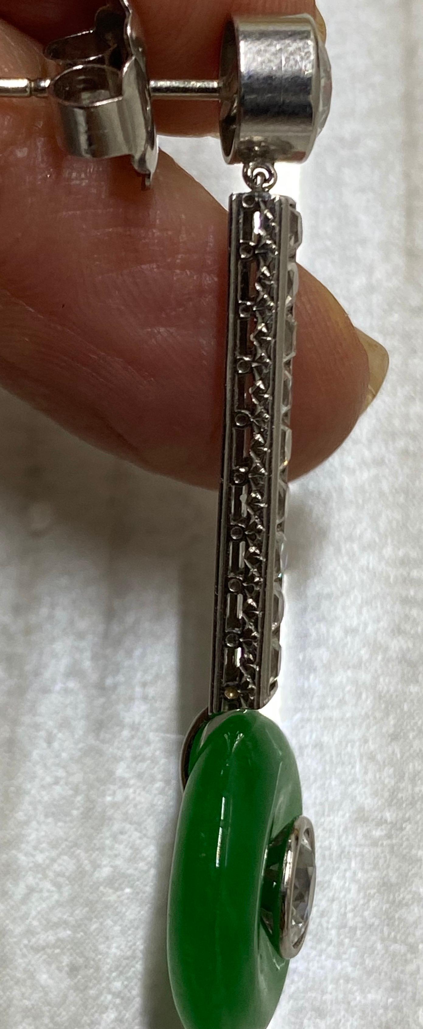 Art Deco Ohrringe aus Platin mit französischem und alteuropäischem Diamant-Jadeit im Angebot 1