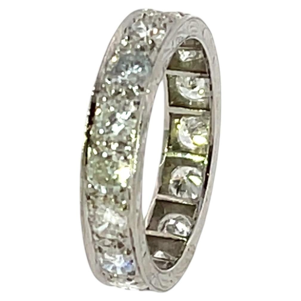 Anillo Eternidad Completa de Platino, Engastado con Diamantes Naturales de 1.60ct