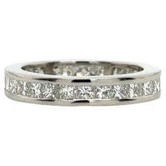 Bague d'éternité en platine, sertie de 2,0ct de diamants de taille Princesse