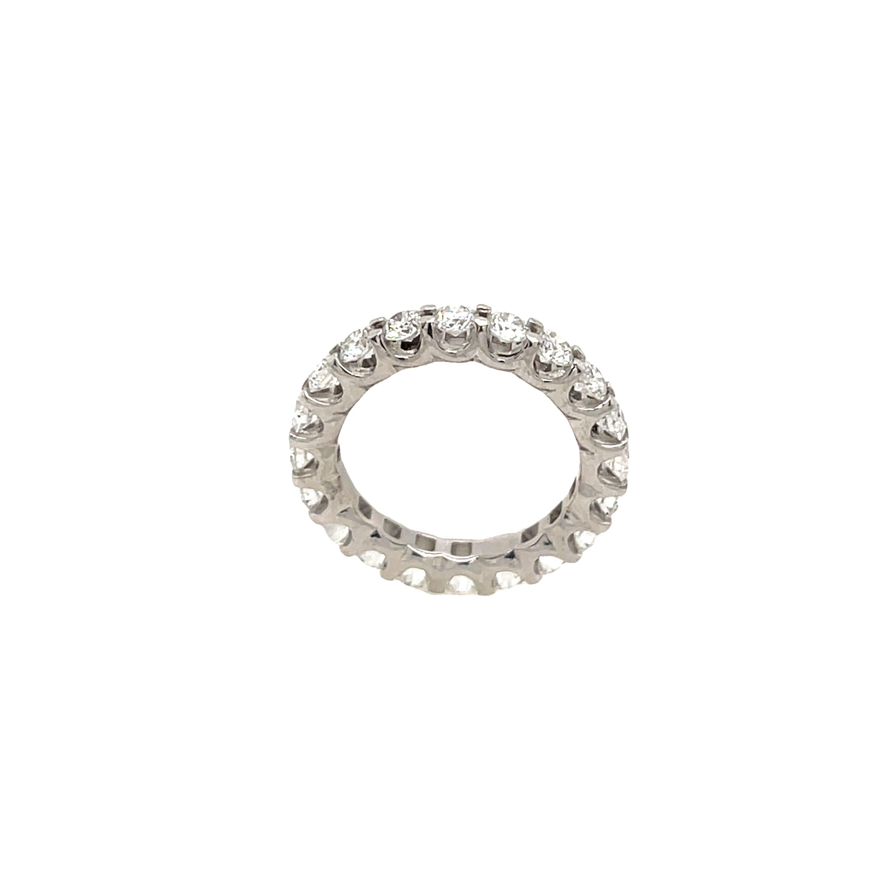 Platinum Full Eternity Diamond Ring, Set With 2.20ct Natural Round Diamonds In Excellent Condition For Sale In London, GB