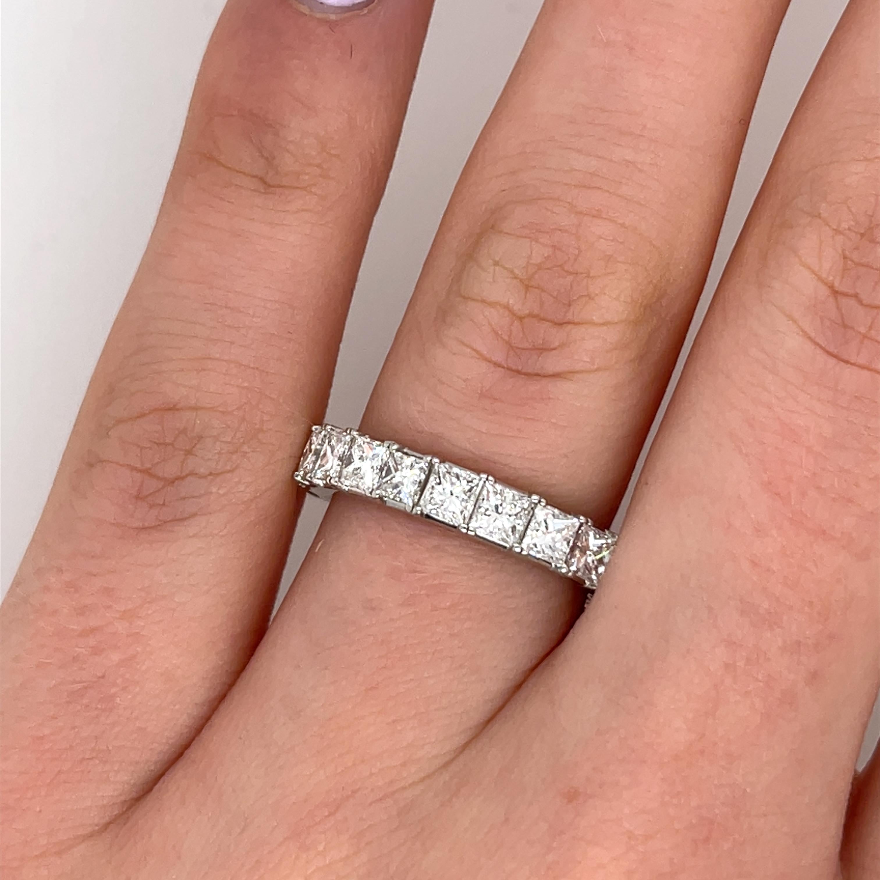 da uomo o donna Anello in platino con diamanti a eternità completa, con diamanti rotondi Nature da 2.70 carati in vendita