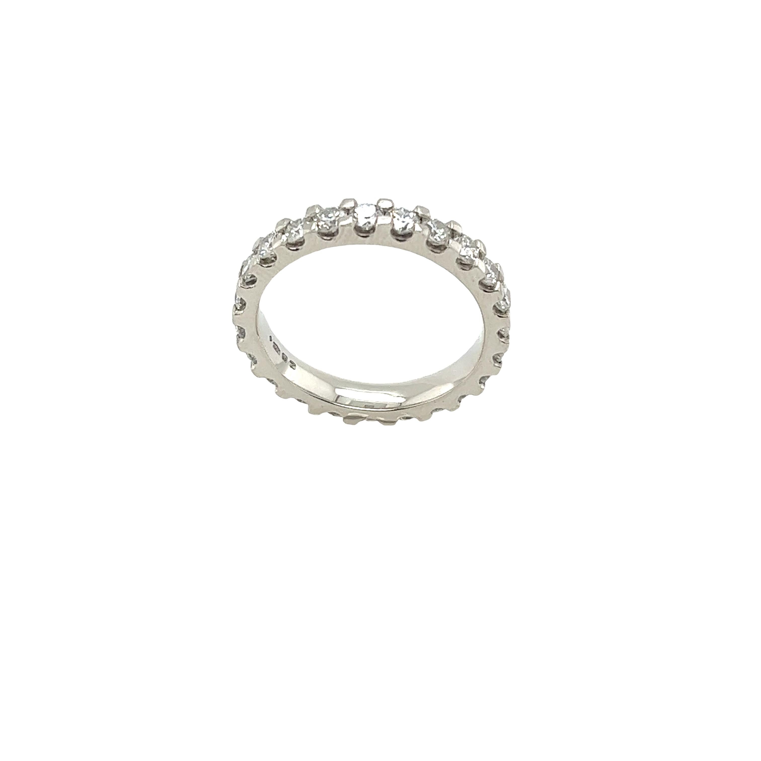 Platinum Full Eternity Ring/Wedding Ring Set With 1.30ct Diamonds In New Condition For Sale In London, GB