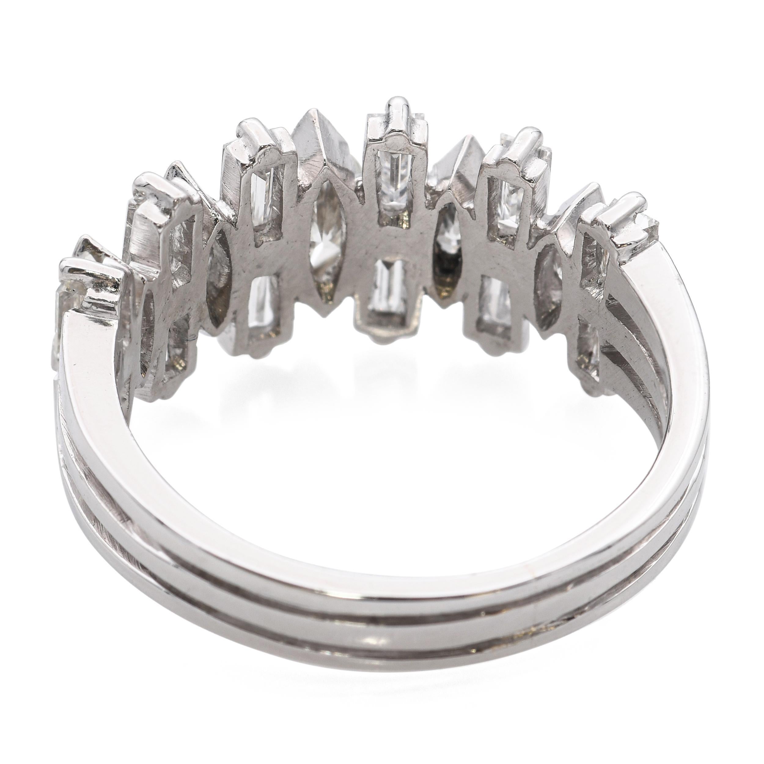 Bague géométrique en platine avec diamant Bon état - En vente à New York, NY