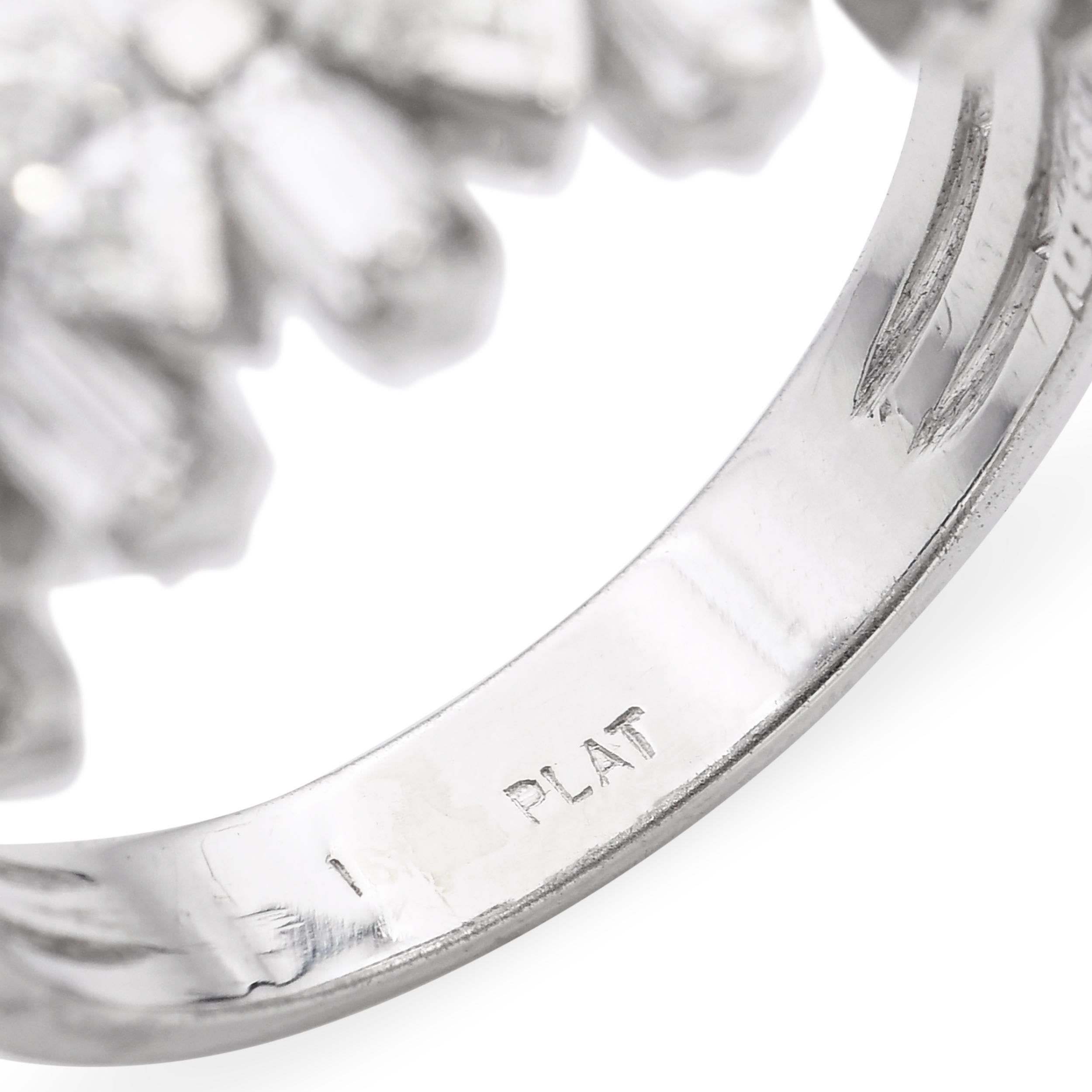 Bague géométrique en platine avec diamant en vente 1