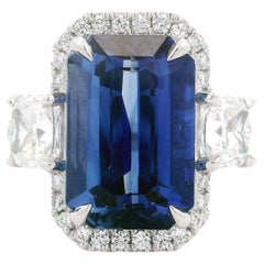 Anillo de Platino GIA 10,19ctw Zafiro Alargado talla Esmeralda y Diamante Hecho a Medida