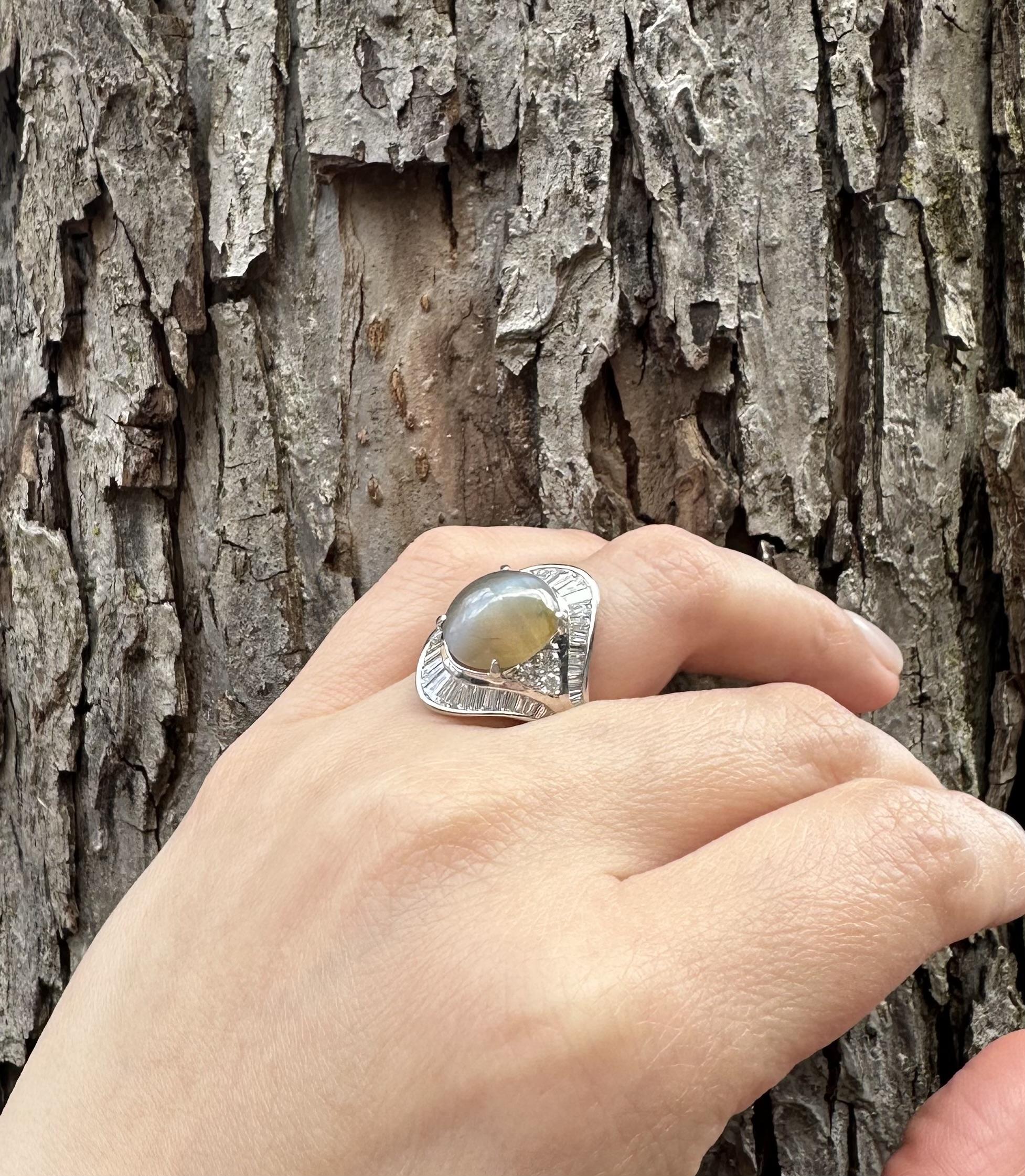 Gran Anillo Sustancial de Ojo de Gato y Diamantes Cabujón de Platino GIA 10,32 ctw en venta 6
