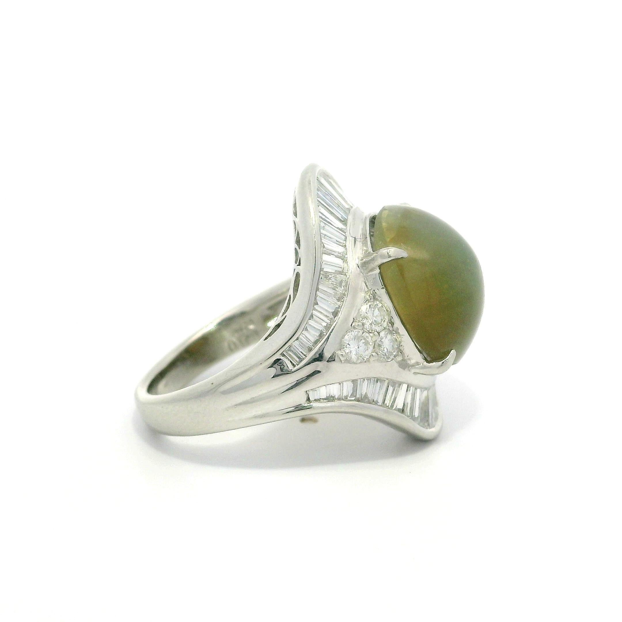 Gran Anillo Sustancial de Ojo de Gato y Diamantes Cabujón de Platino GIA 10,32 ctw en venta 7