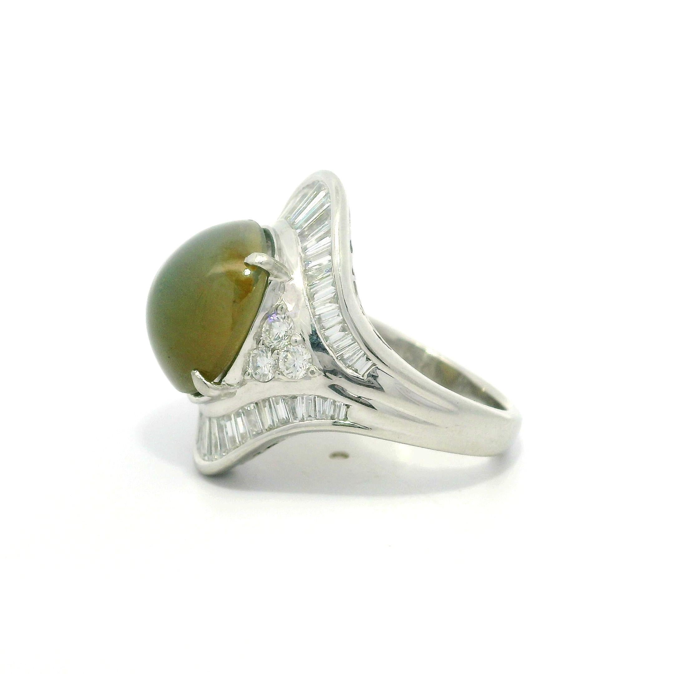 Gran Anillo Sustancial de Ojo de Gato y Diamantes Cabujón de Platino GIA 10,32 ctw en venta 13