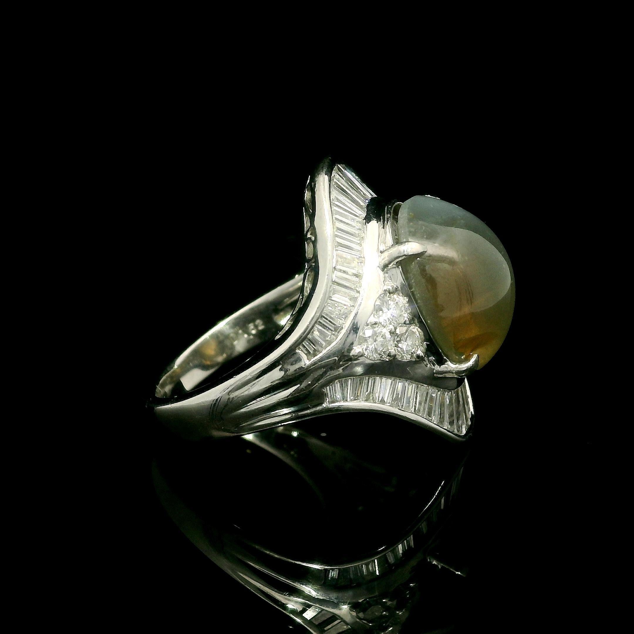 Gran Anillo Sustancial de Ojo de Gato y Diamantes Cabujón de Platino GIA 10,32 ctw en Excelente estado para la venta en Montclair, NJ