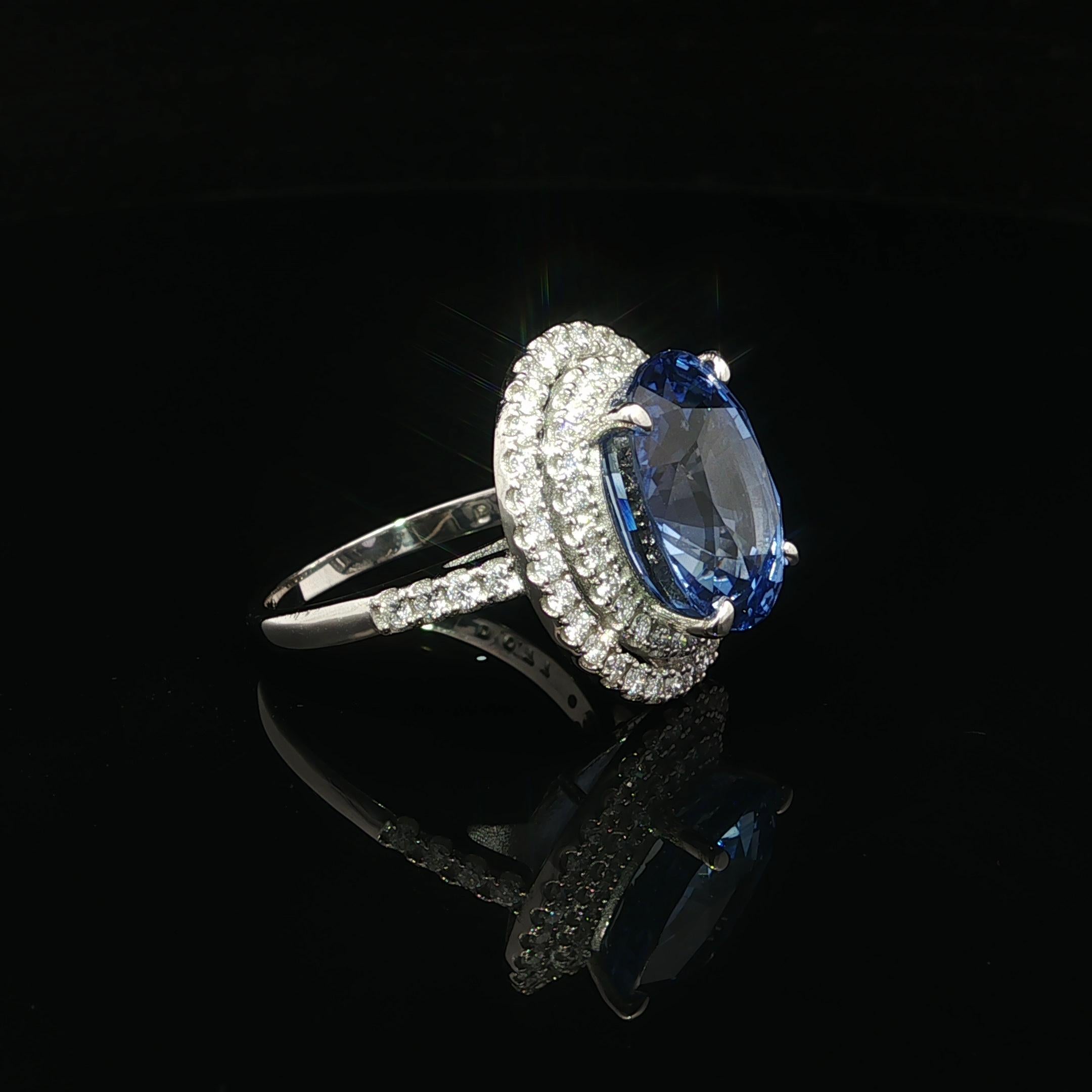 Platino GIA 10,50ctw Grande zaffiro blu fiordaliso di Ceylon Anello con diamante aureolato in vendita 12