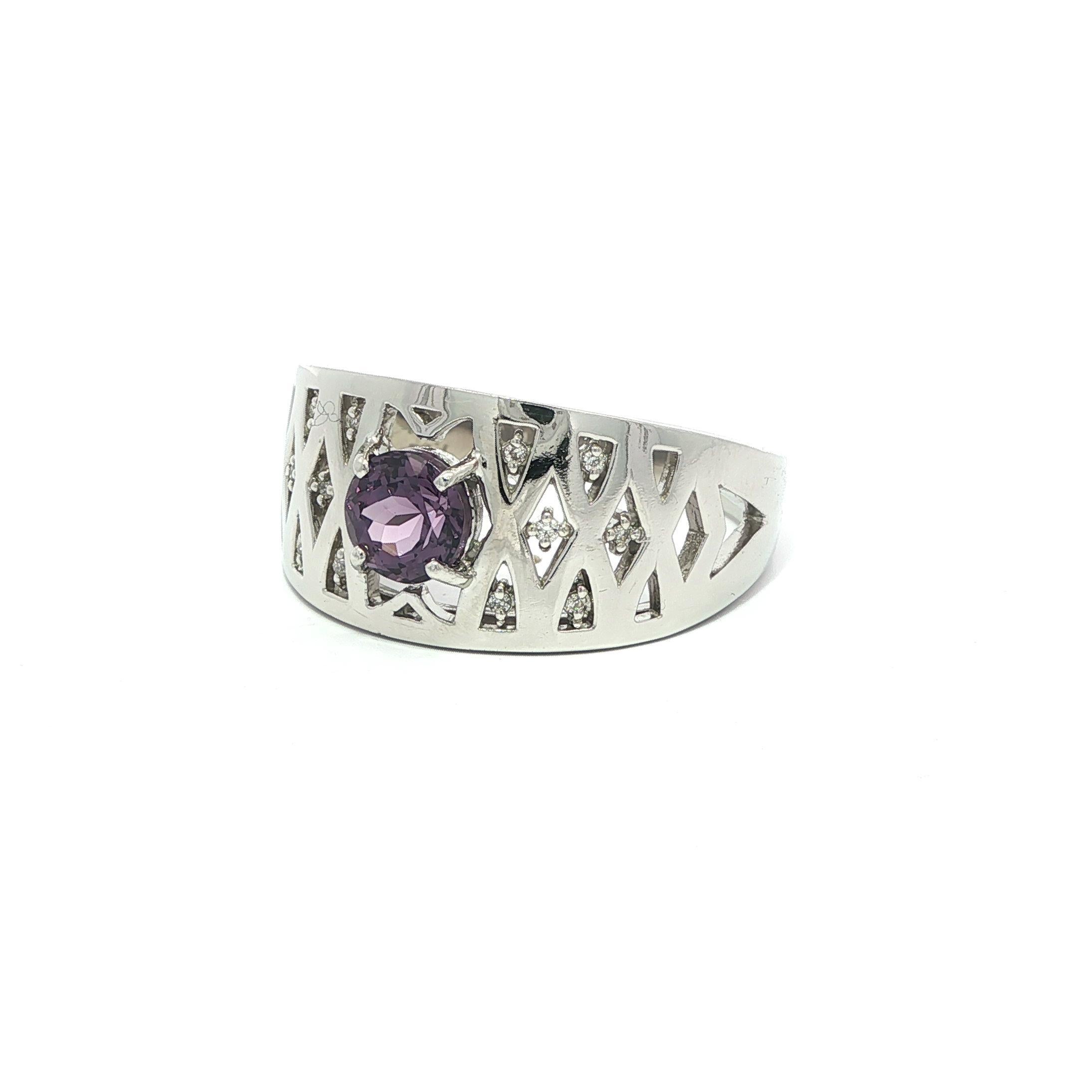 Anello in platino GIA 1,06ct Spinello viola rotondo e diamante a fascia larga a reticolo aperto In condizioni ottime in vendita a Montclair, NJ