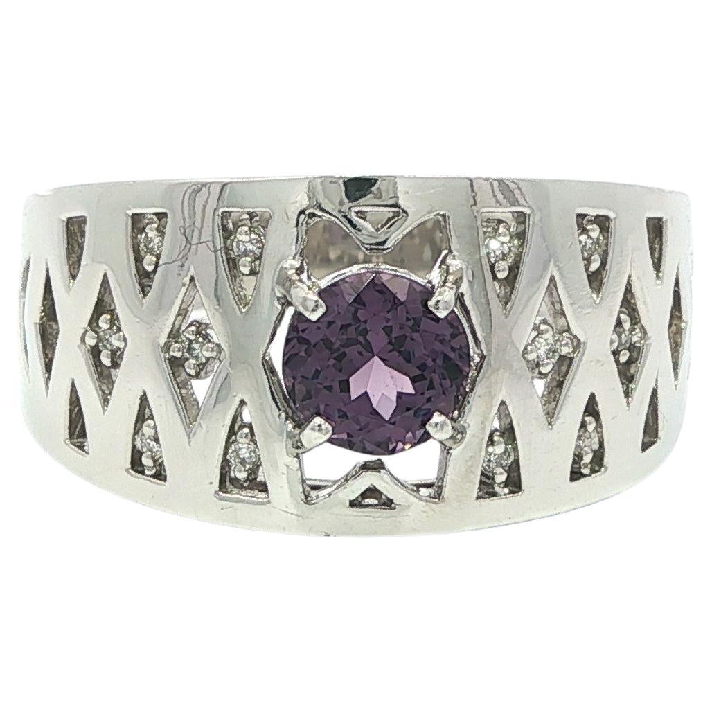Anello in platino GIA 1,06ct Spinello viola rotondo e diamante a fascia larga a reticolo aperto in vendita