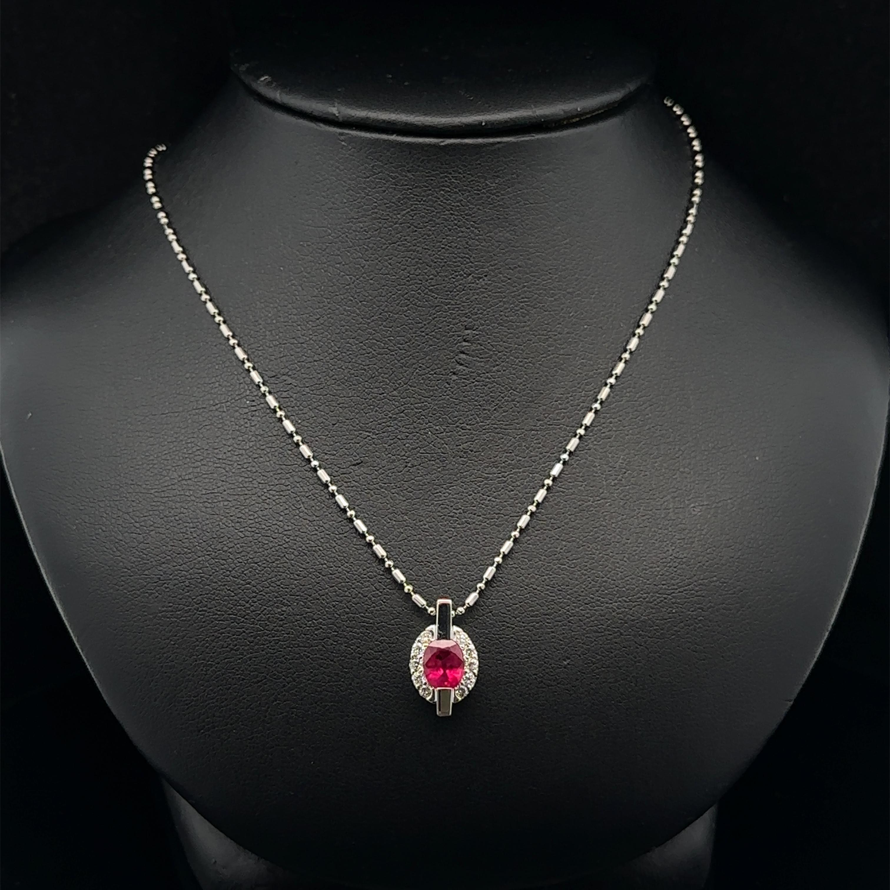 Collar Colgante de Platino GIA 1.23ctw Rubí Ovalado de Birmania c/ Halo de Diamantes en venta 6