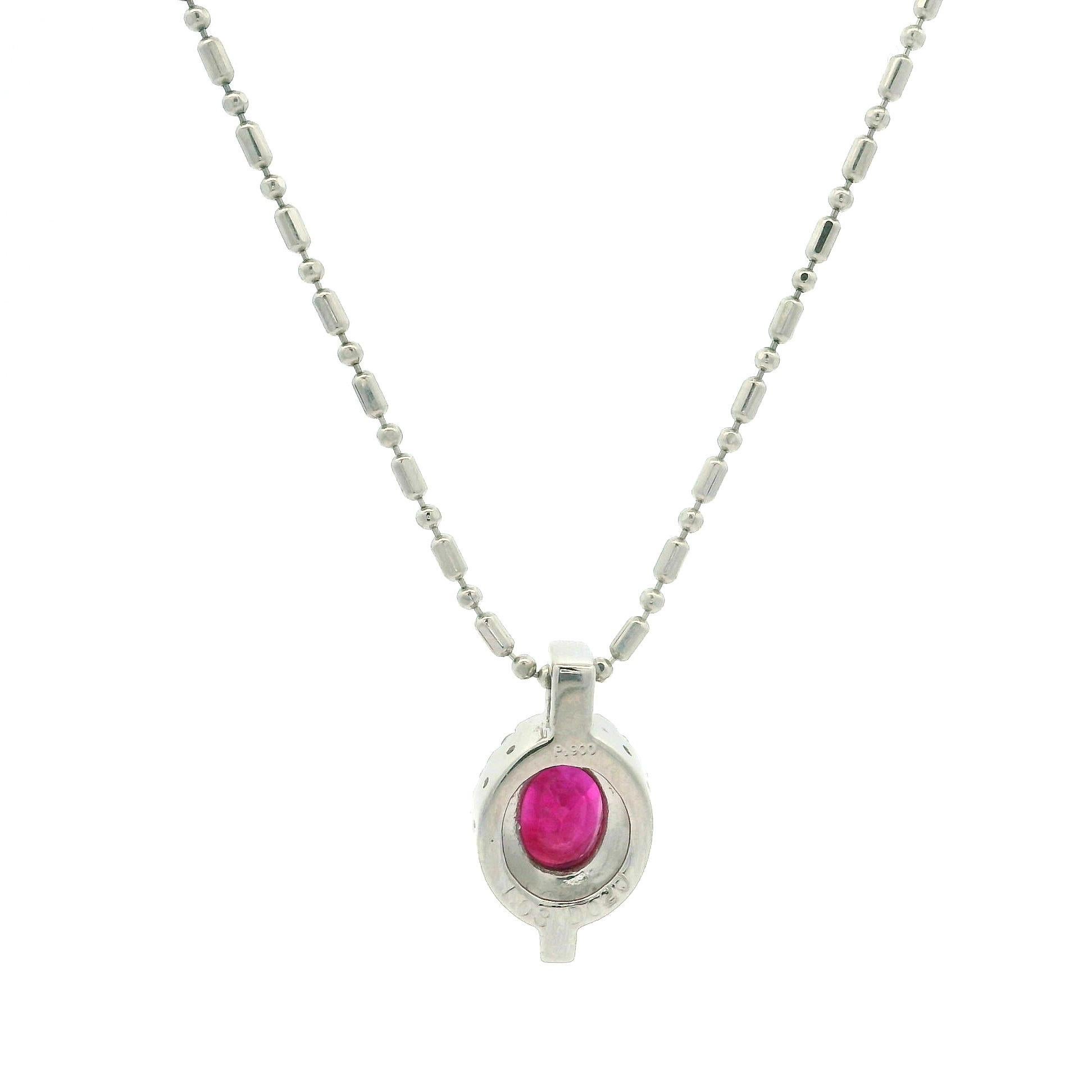 Collar Colgante de Platino GIA 1.23ctw Rubí Ovalado de Birmania c/ Halo de Diamantes en venta 4