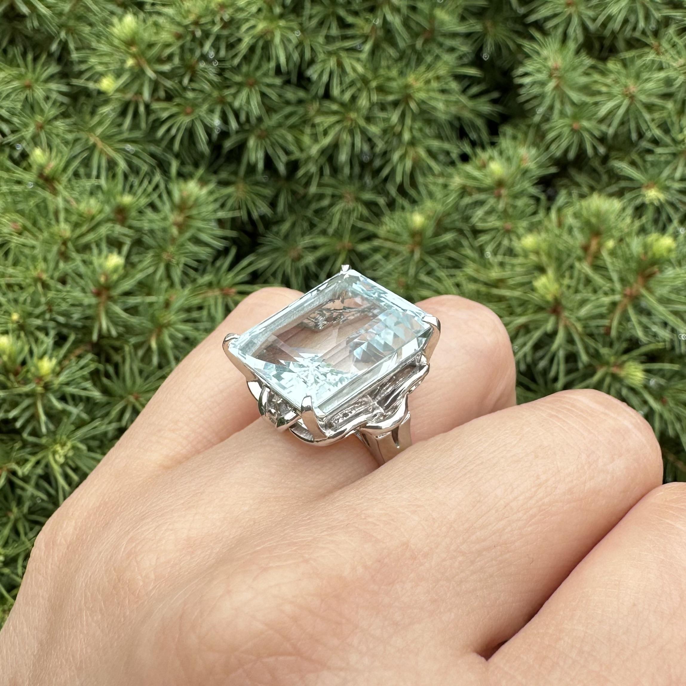 Anello solitario in platino GIA 14,30ct con acquamarina taglio Step rettangolare grande in vendita 5
