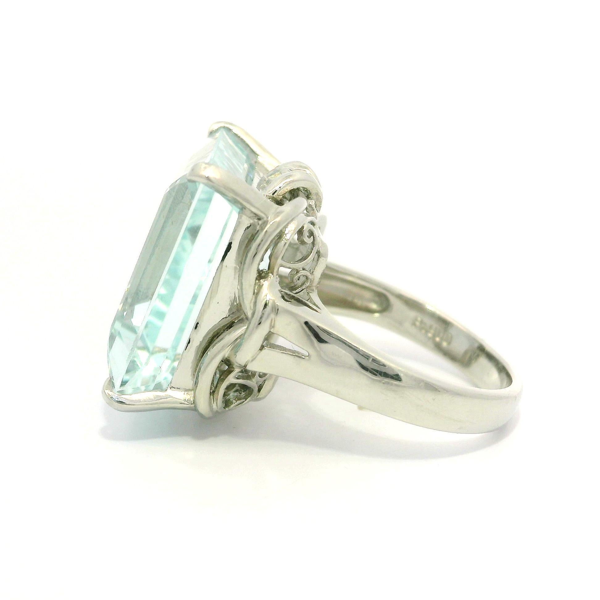 Anello solitario in platino GIA 14,30ct con acquamarina taglio Step rettangolare grande in vendita 8