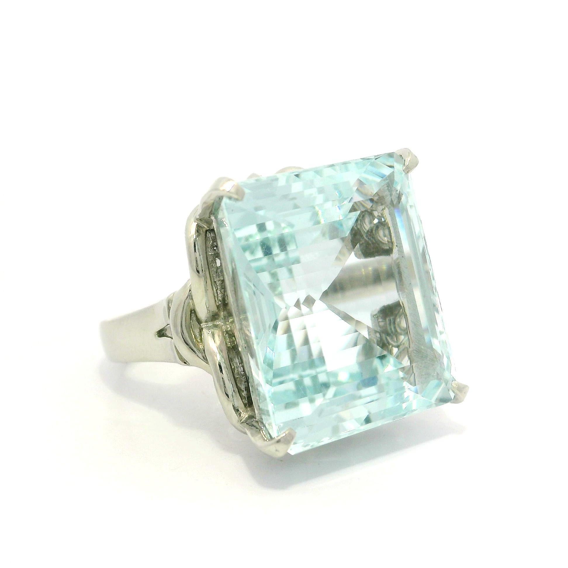 Anello solitario in platino GIA 14,30ct con acquamarina taglio Step rettangolare grande in vendita 9