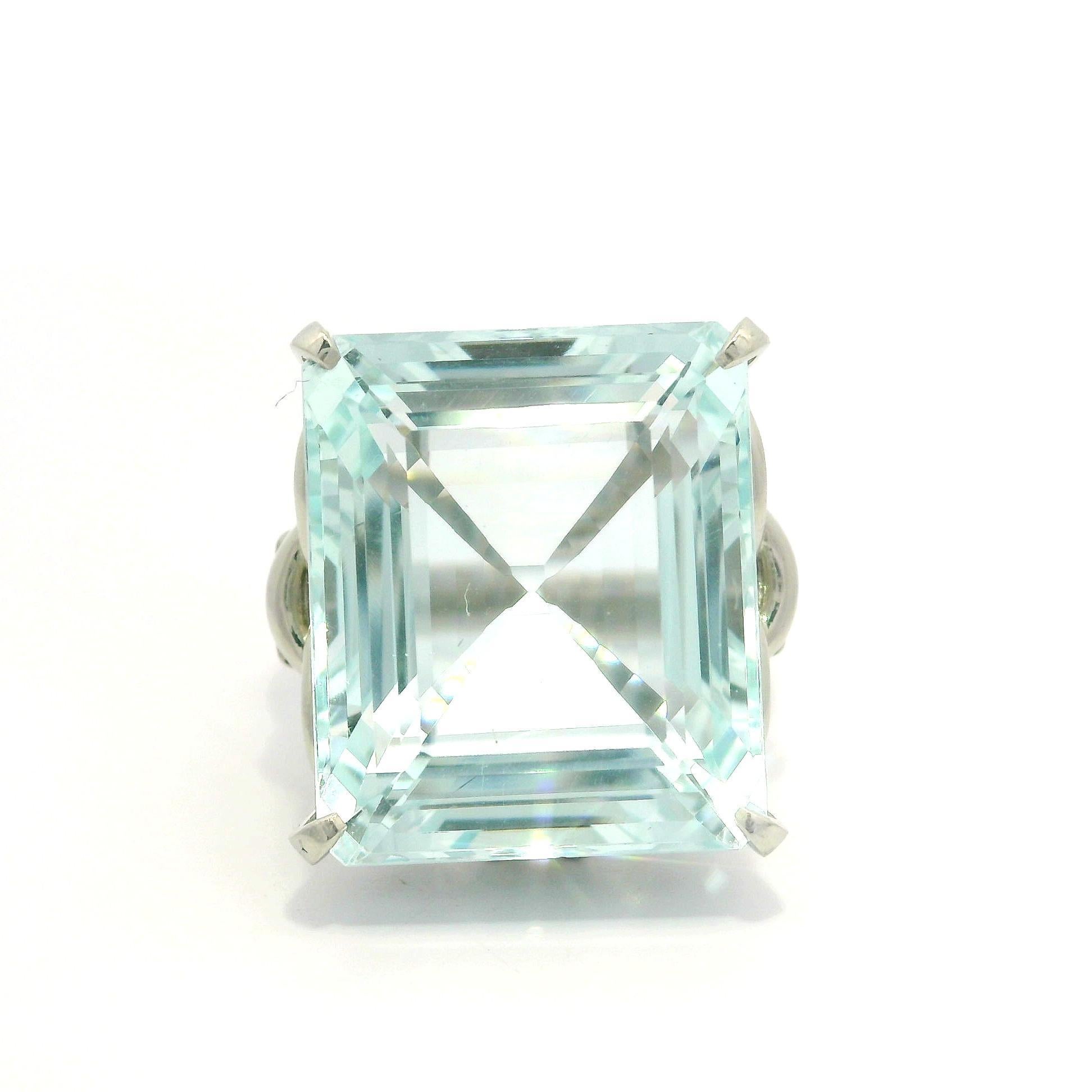 Anello solitario in platino GIA 14,30ct con acquamarina taglio Step rettangolare grande in vendita 10
