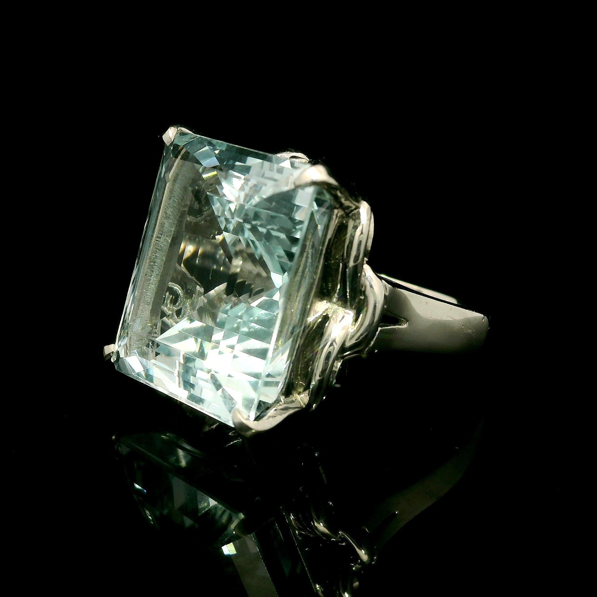 Anello solitario in platino GIA 14,30ct con acquamarina taglio Step rettangolare grande in vendita 2
