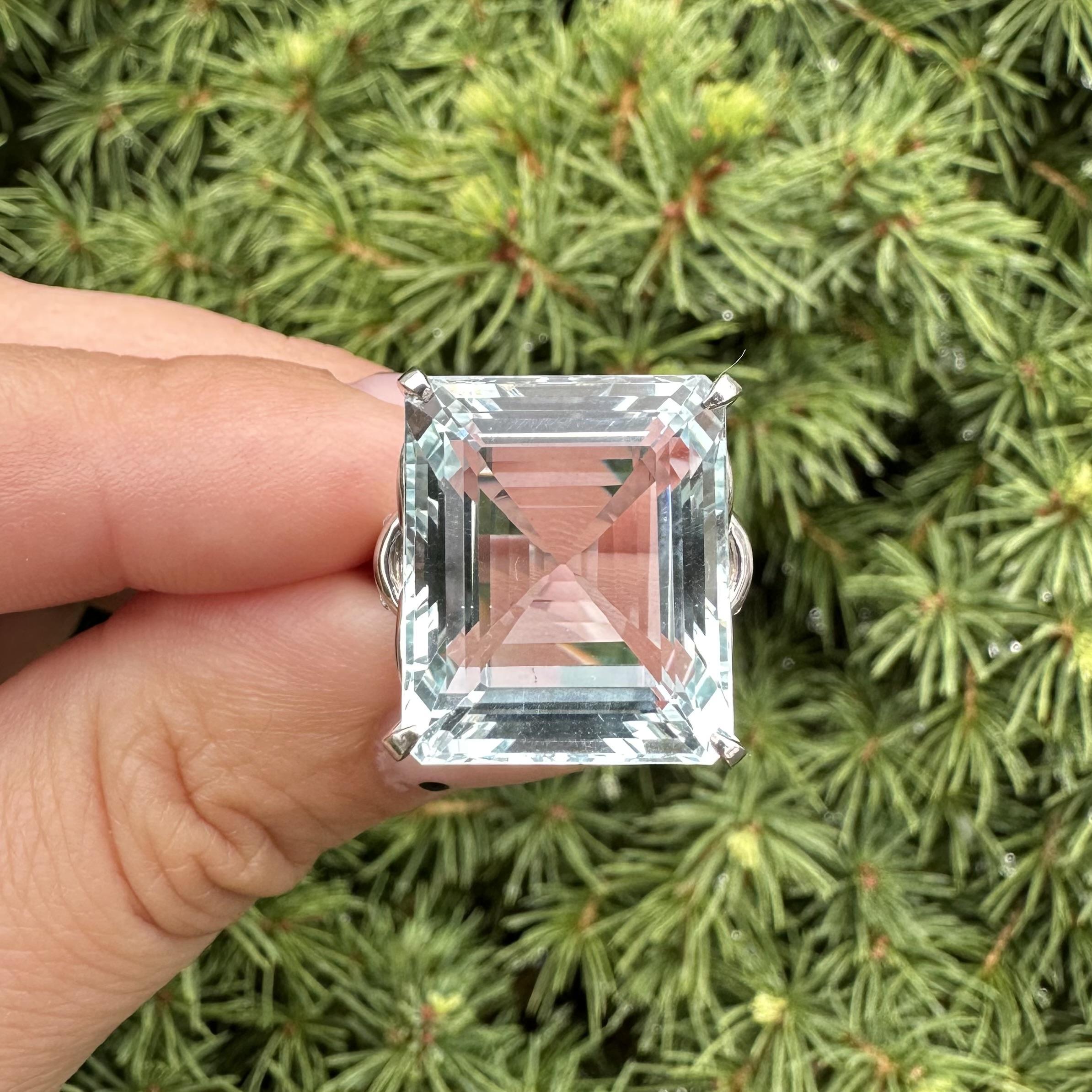 Anello solitario in platino GIA 14,30ct con acquamarina taglio Step rettangolare grande in vendita 4