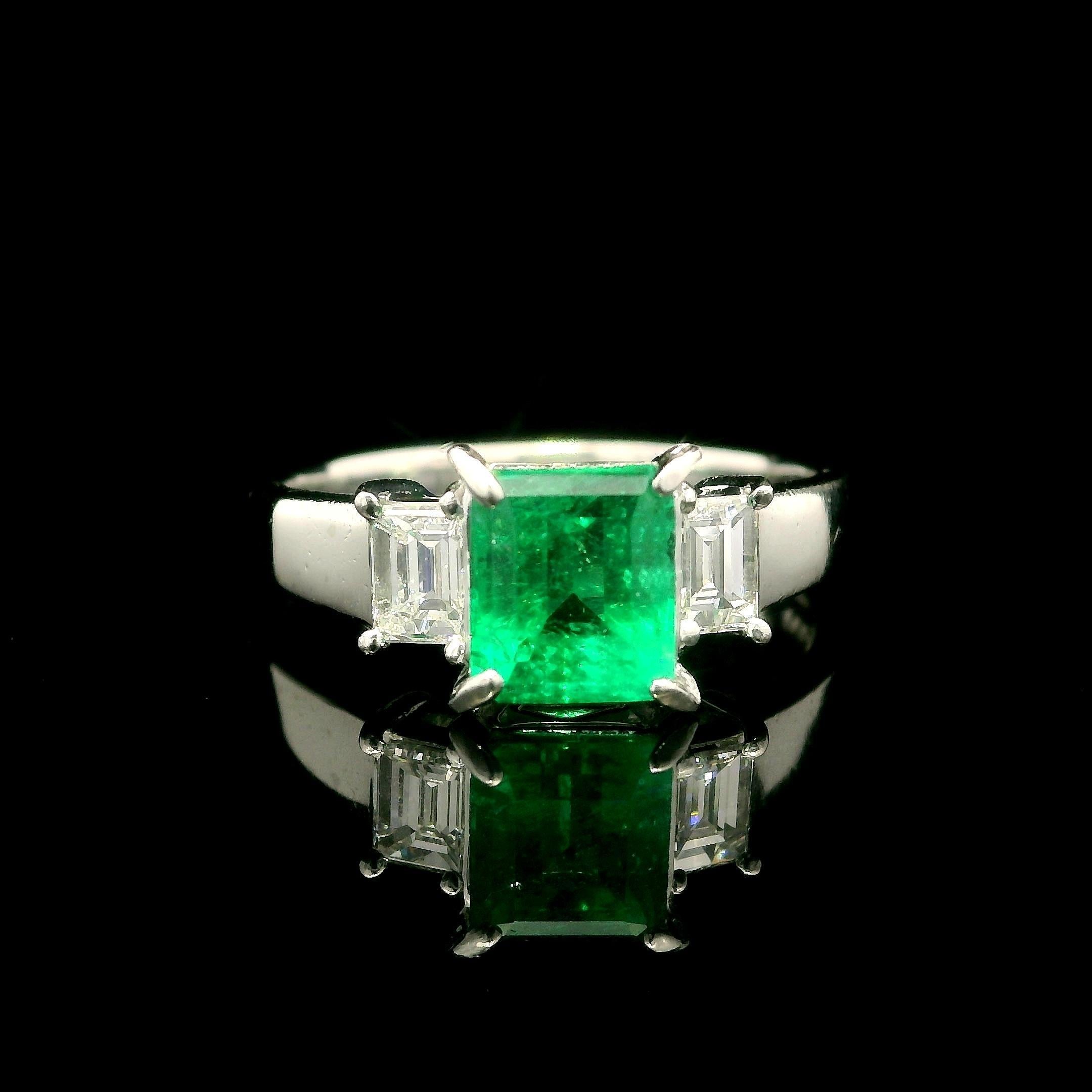 Platinum GIA 1.47ctw Colombian Emerald w/ Diamond Sides 3 Stone Engagement Ring For Sale 10
