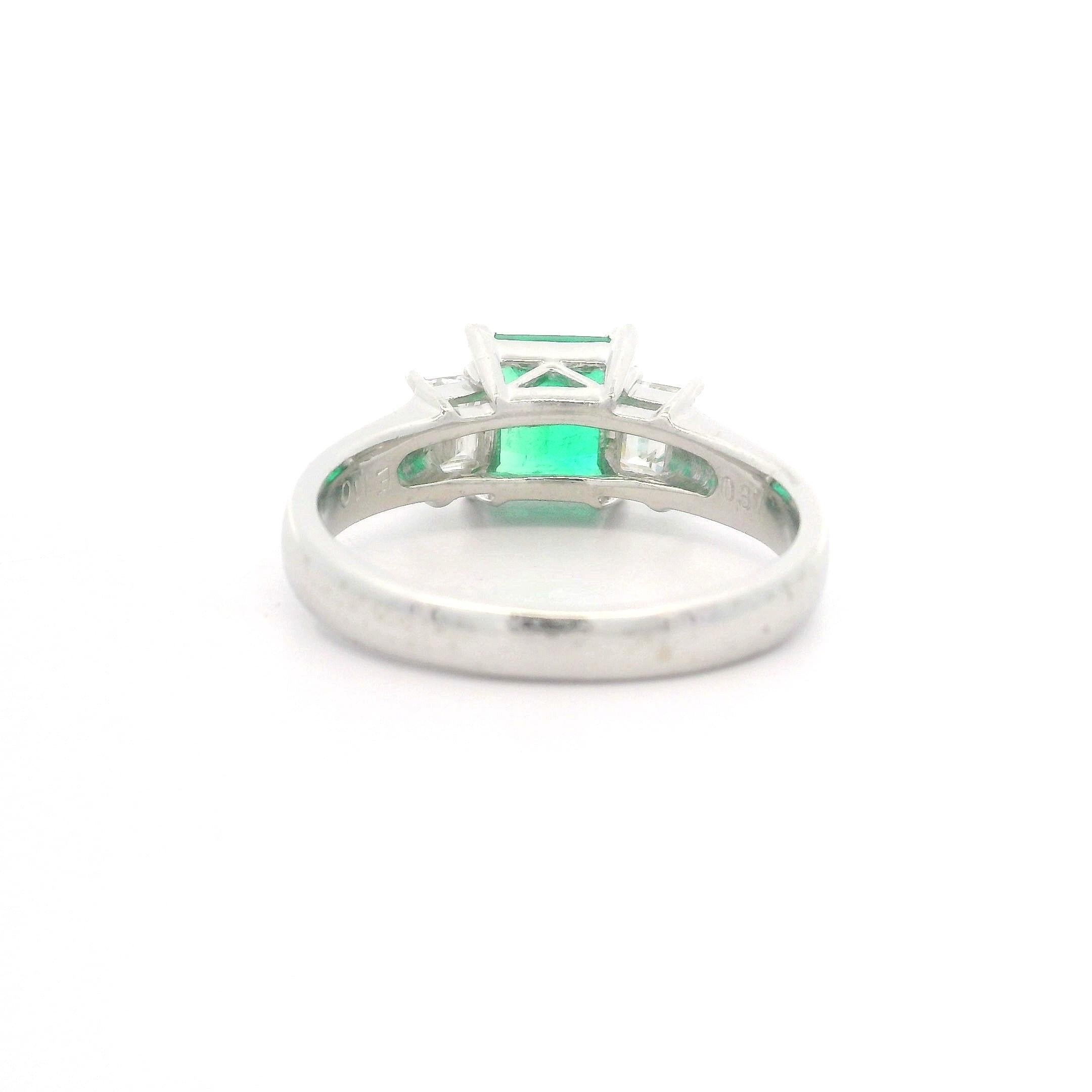 Platinum GIA 1.47ctw Colombian Emerald w/ Diamond Sides 3 Stone Engagement Ring For Sale 2