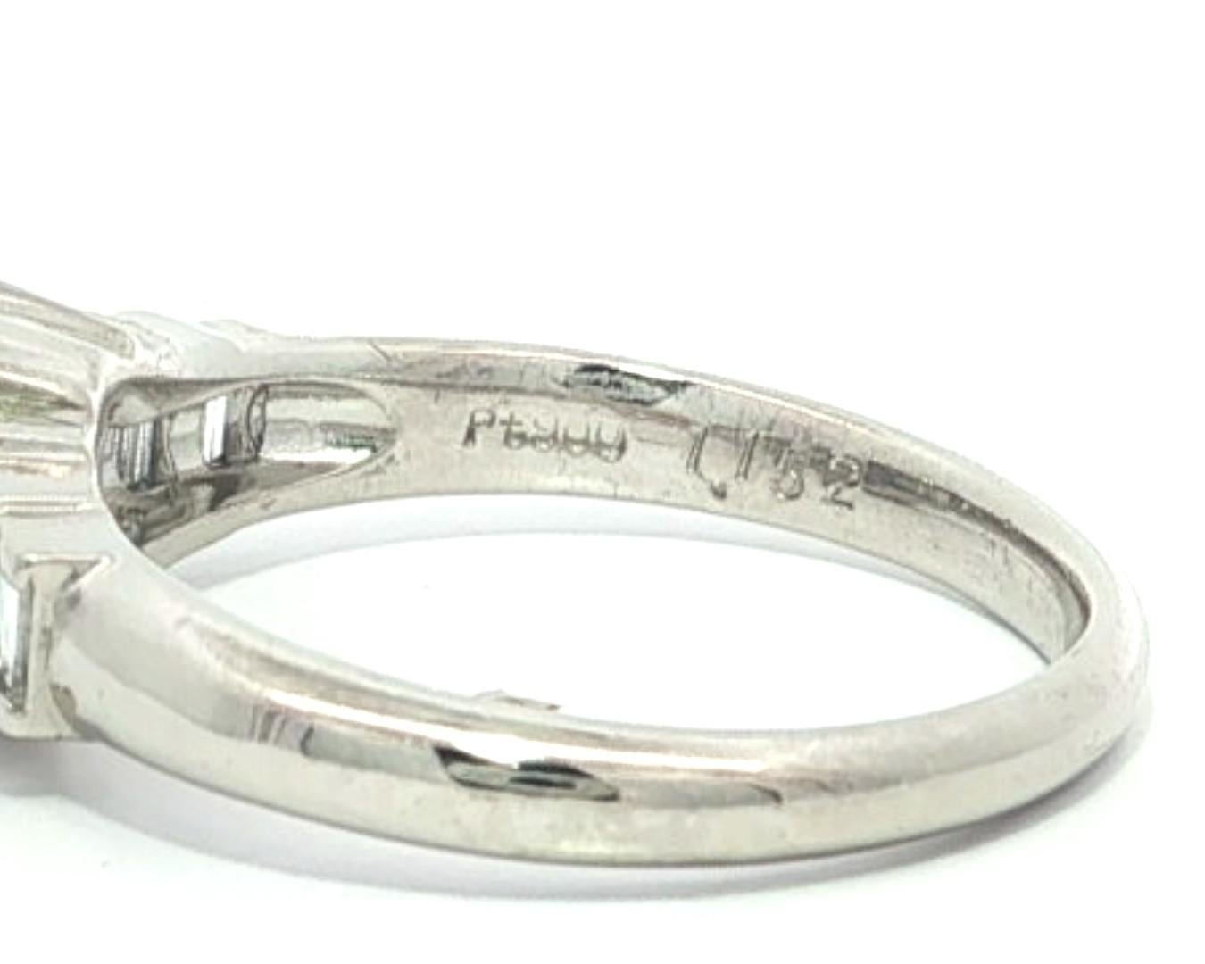 Anillo de Platino GIA 1.51ct Azul Púrpura Cambio de Color Granate con Diamantes Paso a Lado en venta 4