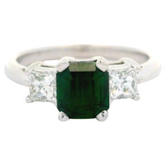 Anillo de Platino Gia 1,54ctw Octagonal Verde Profundo Tsavorita y Diamante 3 Piedras