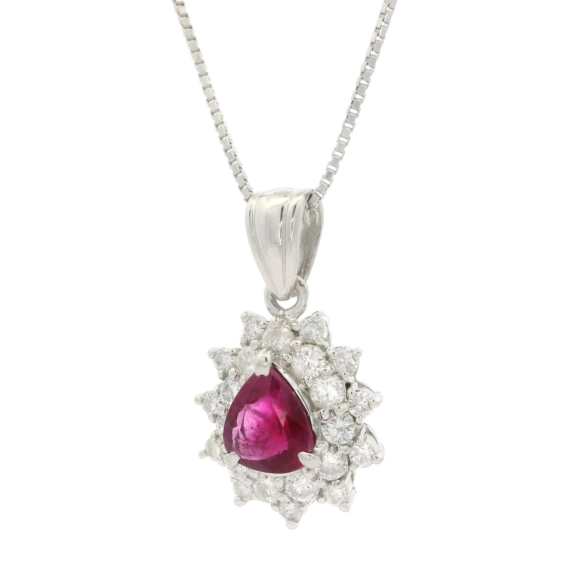 Platino GIA 1,69ctw Pear Burma Ruby & Diamond Pendant Collana a catena regolabile in vendita 2
