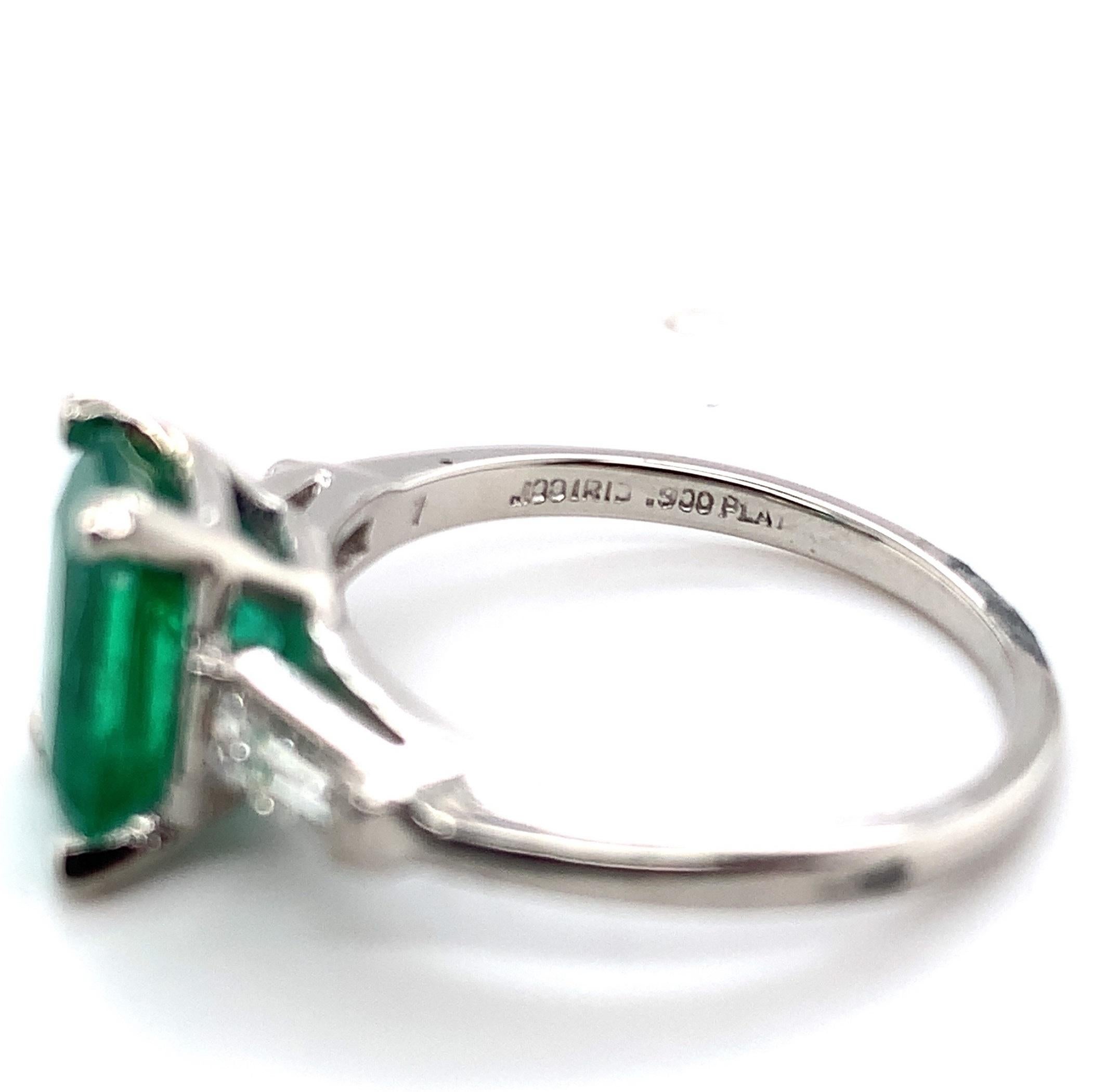 Platinum GIA 1.87 Carat Emerald and Diamond Ring For Sale 3
