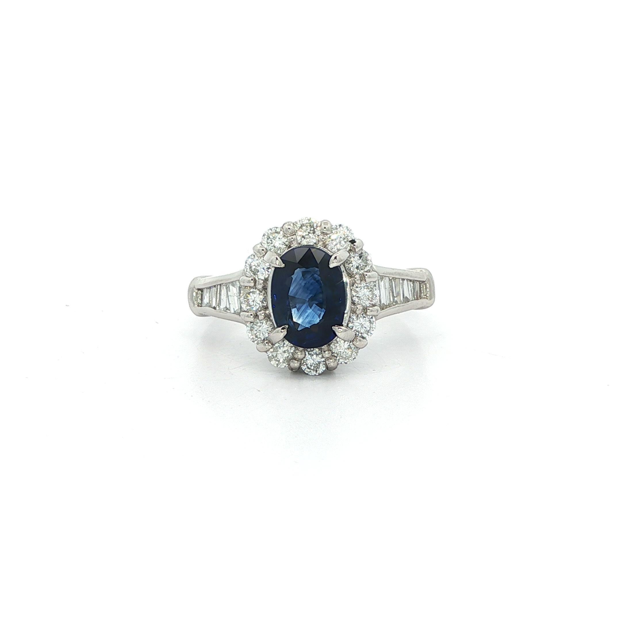 --Piedra(s):--
(1) Zafiro auténtico natural - talla brillante oval - engastado - color azul real - 1,16ct (exacto)
** Ver detalles de certificación a continuación para obtener información completa **
(20) Diamantes auténticos naturales - talla