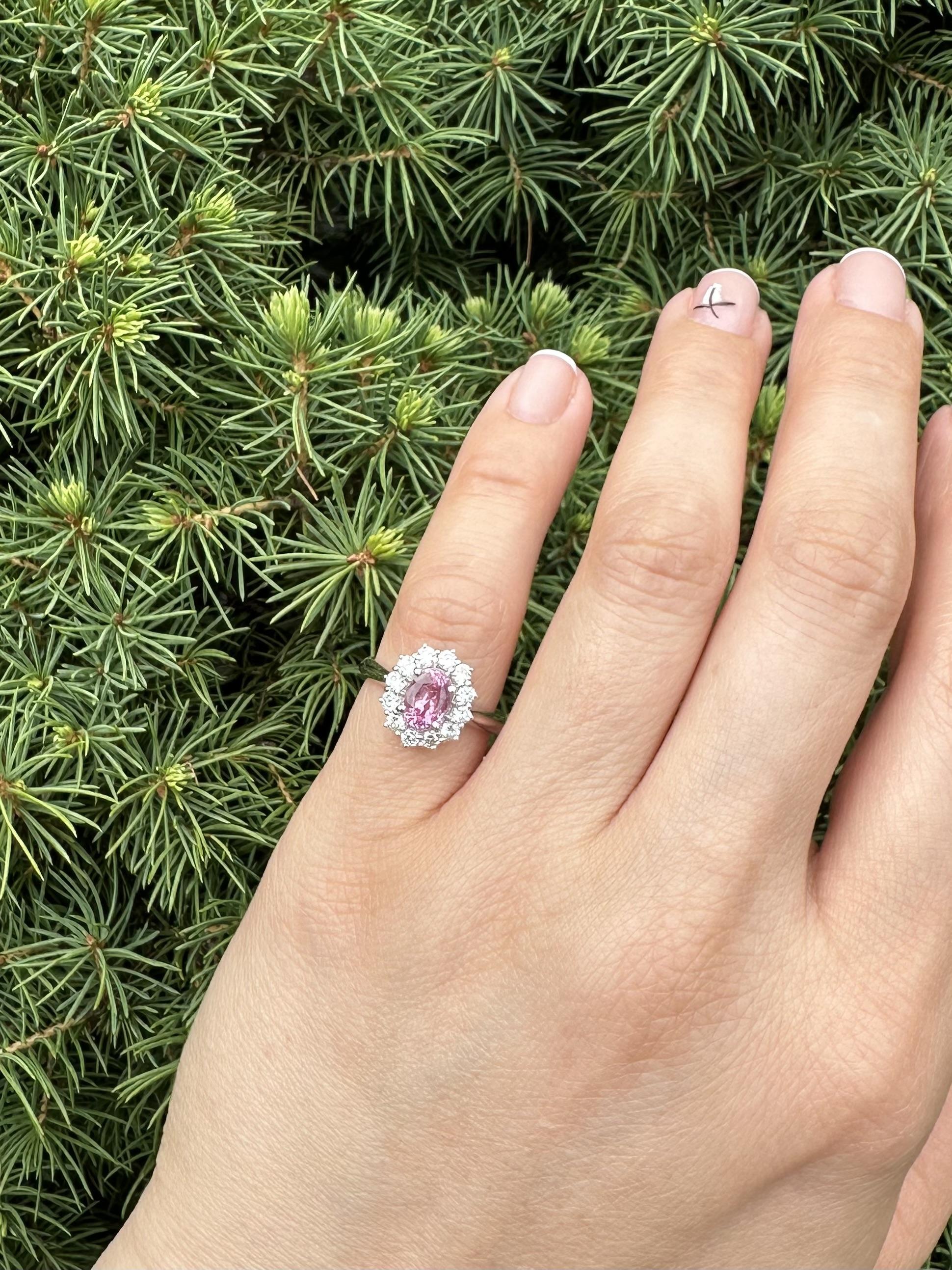 Platinum GIA 1.92ctw Oval Pink No Heat Sapphire w/ Diamond Halo Cluster Ring For Sale 6