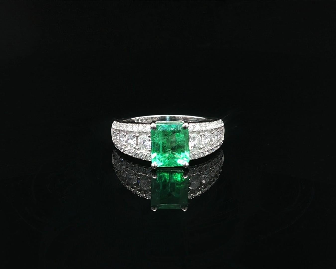 Platin GIA 2,15ctw Gorgeous kolumbianischen Smaragd w / Diamant-Schultern Ring im Angebot 2