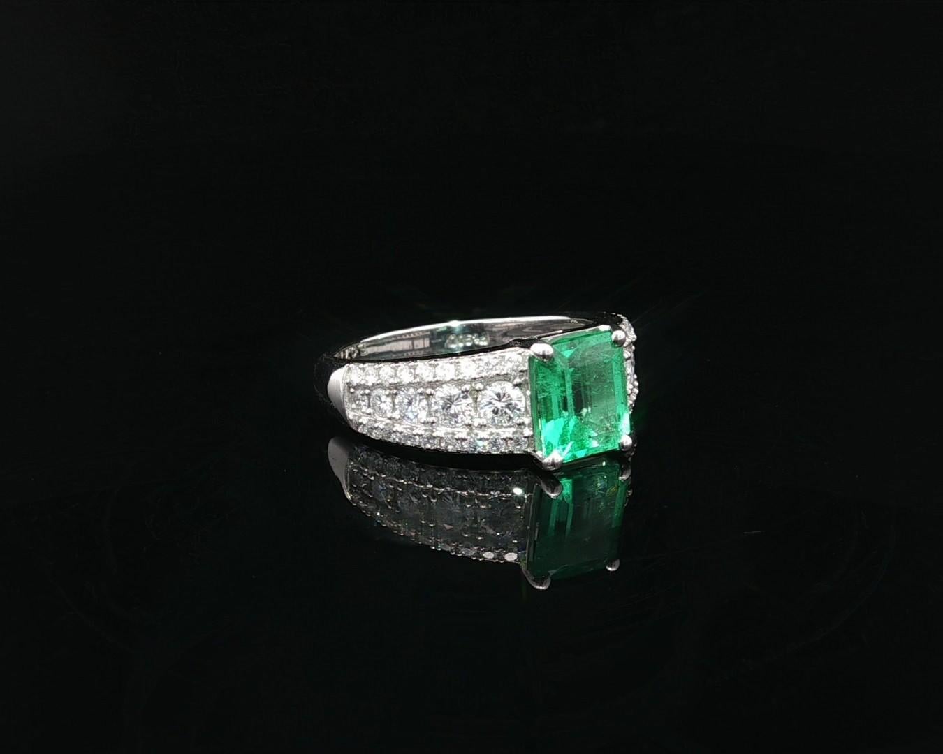 Platin GIA 2,15ctw Gorgeous kolumbianischen Smaragd w / Diamant-Schultern Ring im Angebot 3