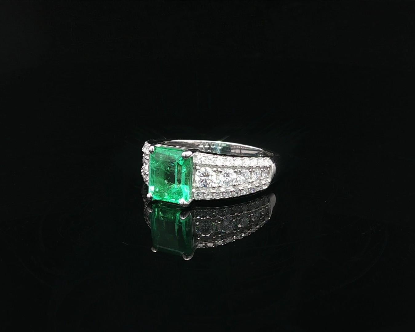 Platin GIA 2,15ctw Gorgeous kolumbianischen Smaragd w / Diamant-Schultern Ring im Angebot 4