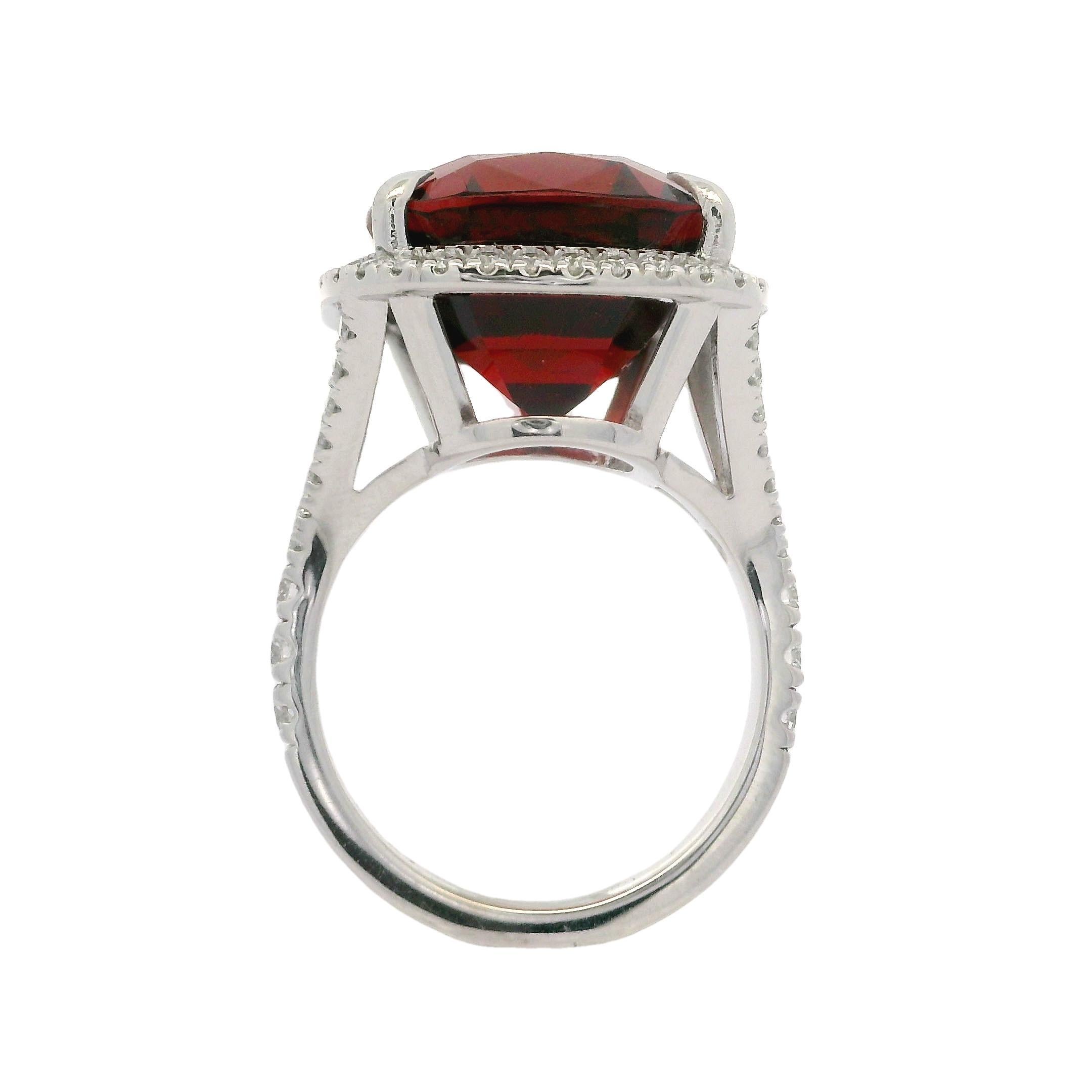 Platinum GIA 22.91ctw Spessartine Spessartite Garnet & Diamond Split Shank Ring In New Condition For Sale In Montclair, NJ