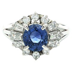 Platino GIA 2,37ct Ovale Senza Calore Zaffiro di Ceylon Anello con diamanti tondi e baguette