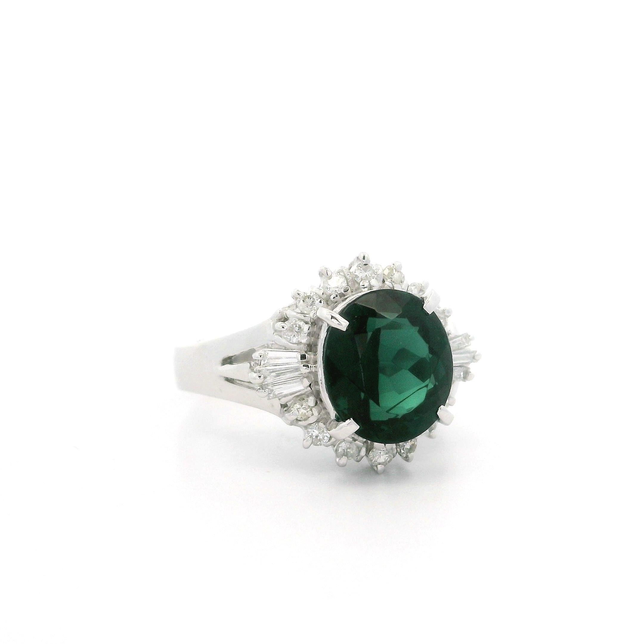 Taille ovale Bague en platine GIA 2.58ctw Dark Blue Green Tourmaline & Diamond Halo Solid Ring en vente