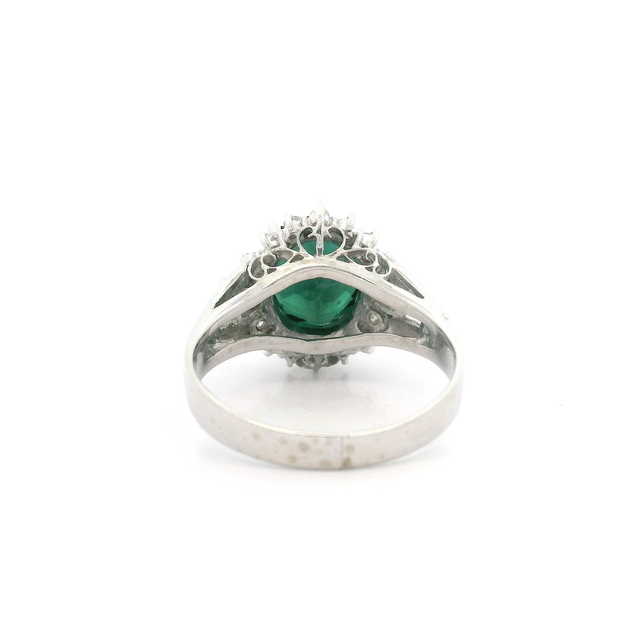 Bague en platine GIA 2.58ctw Dark Blue Green Tourmaline & Diamond Halo Solid Ring en vente 2