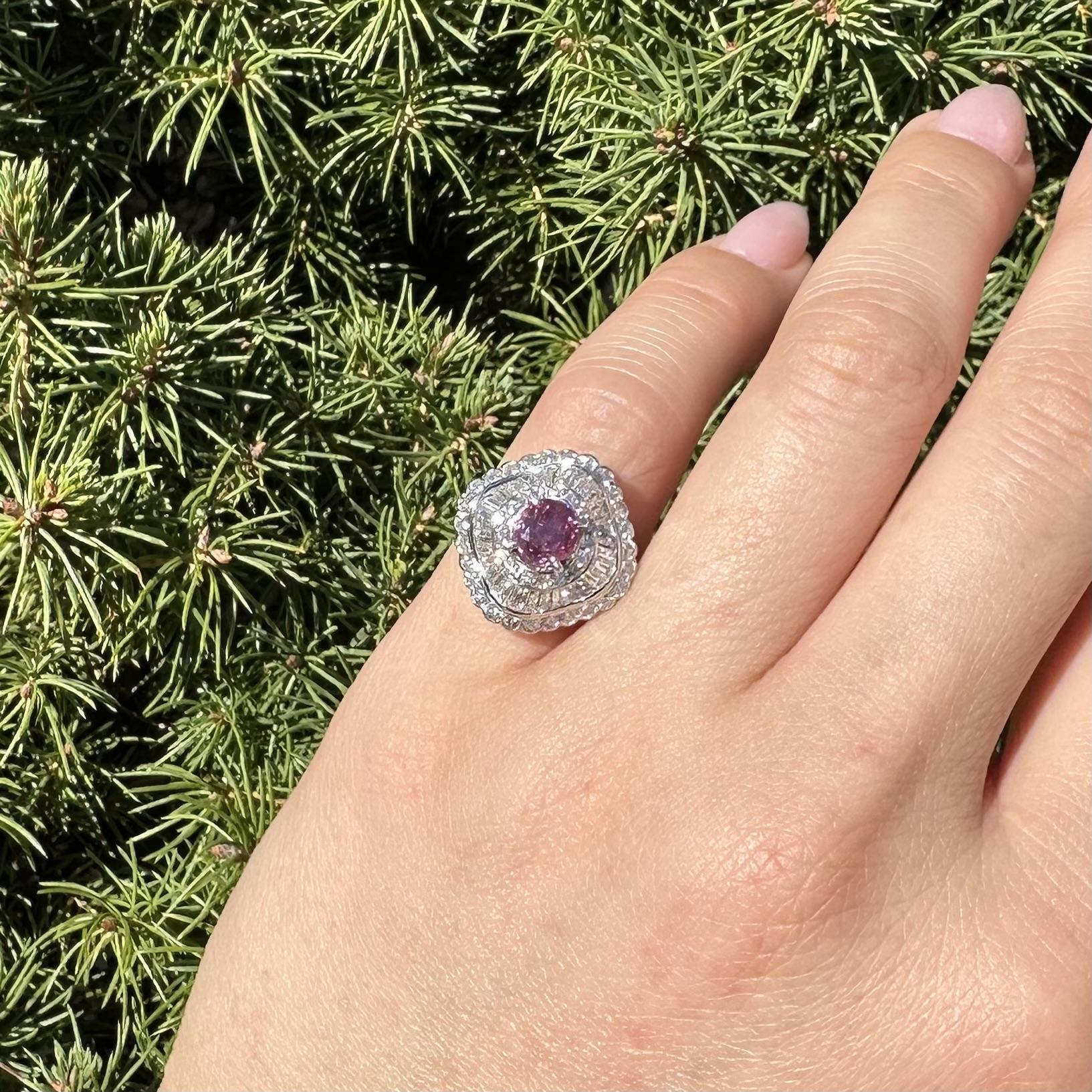 Platino GIA 2,77ctw Ceilán Vívido Zafiro Rosa Diamante Anillo Bailarina Ondulado en venta 9