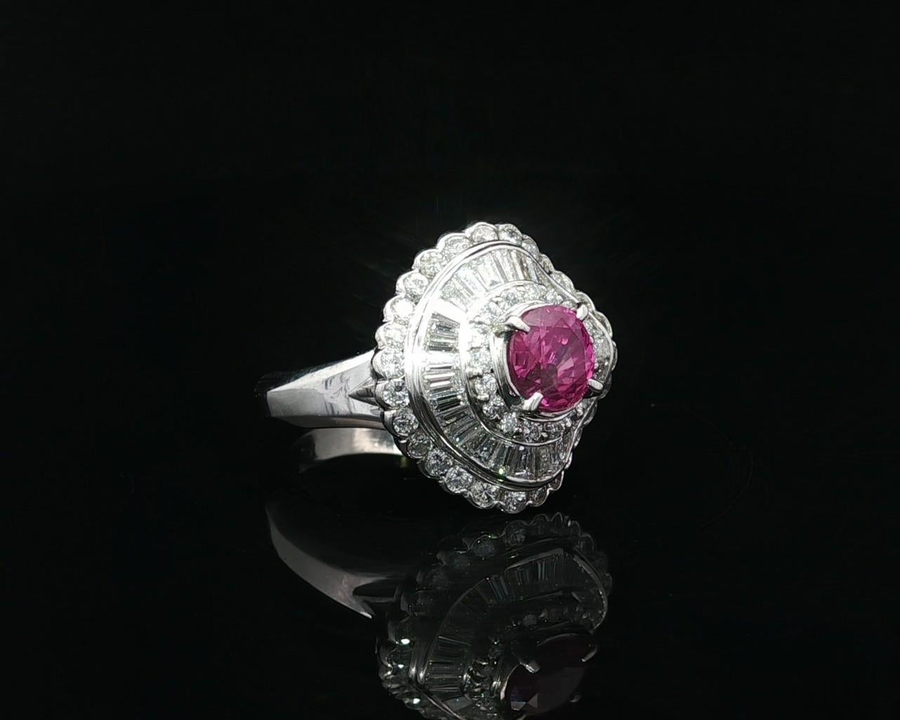 Platino GIA 2,77ctw Ceilán Vívido Zafiro Rosa Diamante Anillo Bailarina Ondulado Corte brillante en venta
