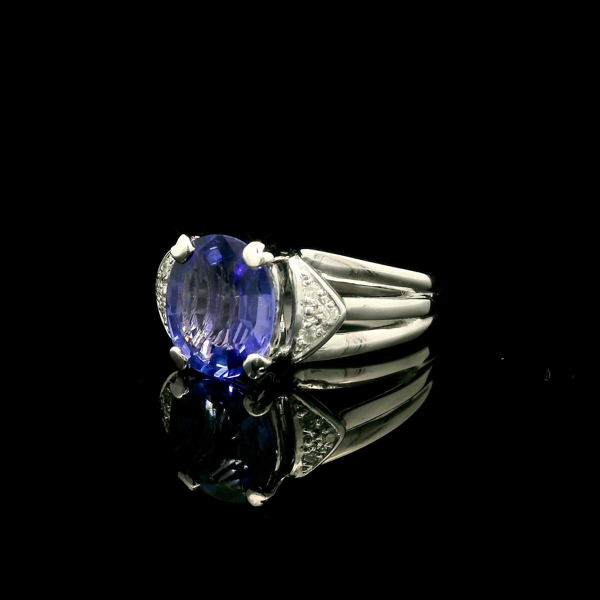 Platin GIA 2,81ctw Oval Tansanit w / Diamant Seiten Split Shank Cocktail Ring (Ovalschliff) im Angebot