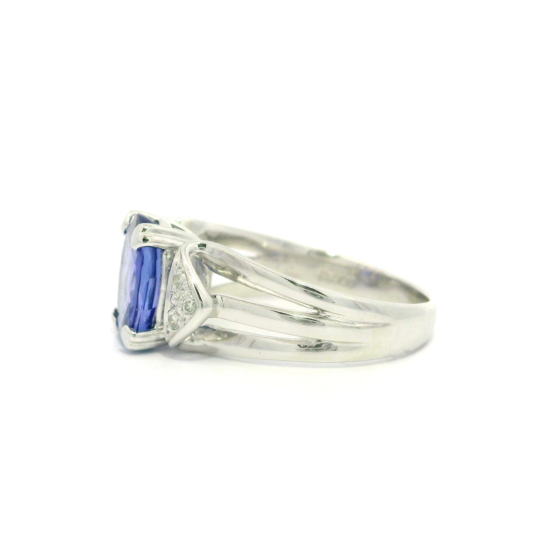 Platin GIA 2,81ctw Oval Tansanit w / Diamant Seiten Split Shank Cocktail Ring im Angebot 4